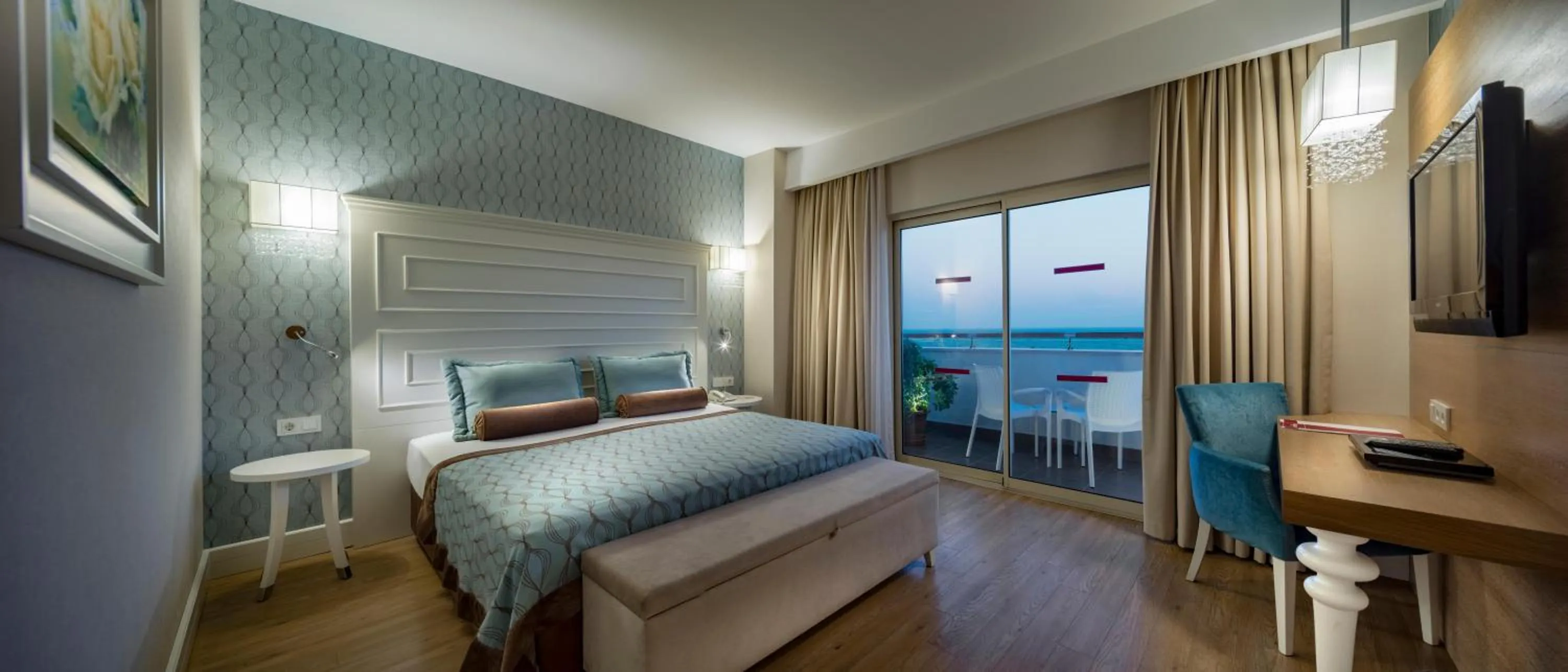 Photo of the whole room, Bed in Trendy Verbena Beach