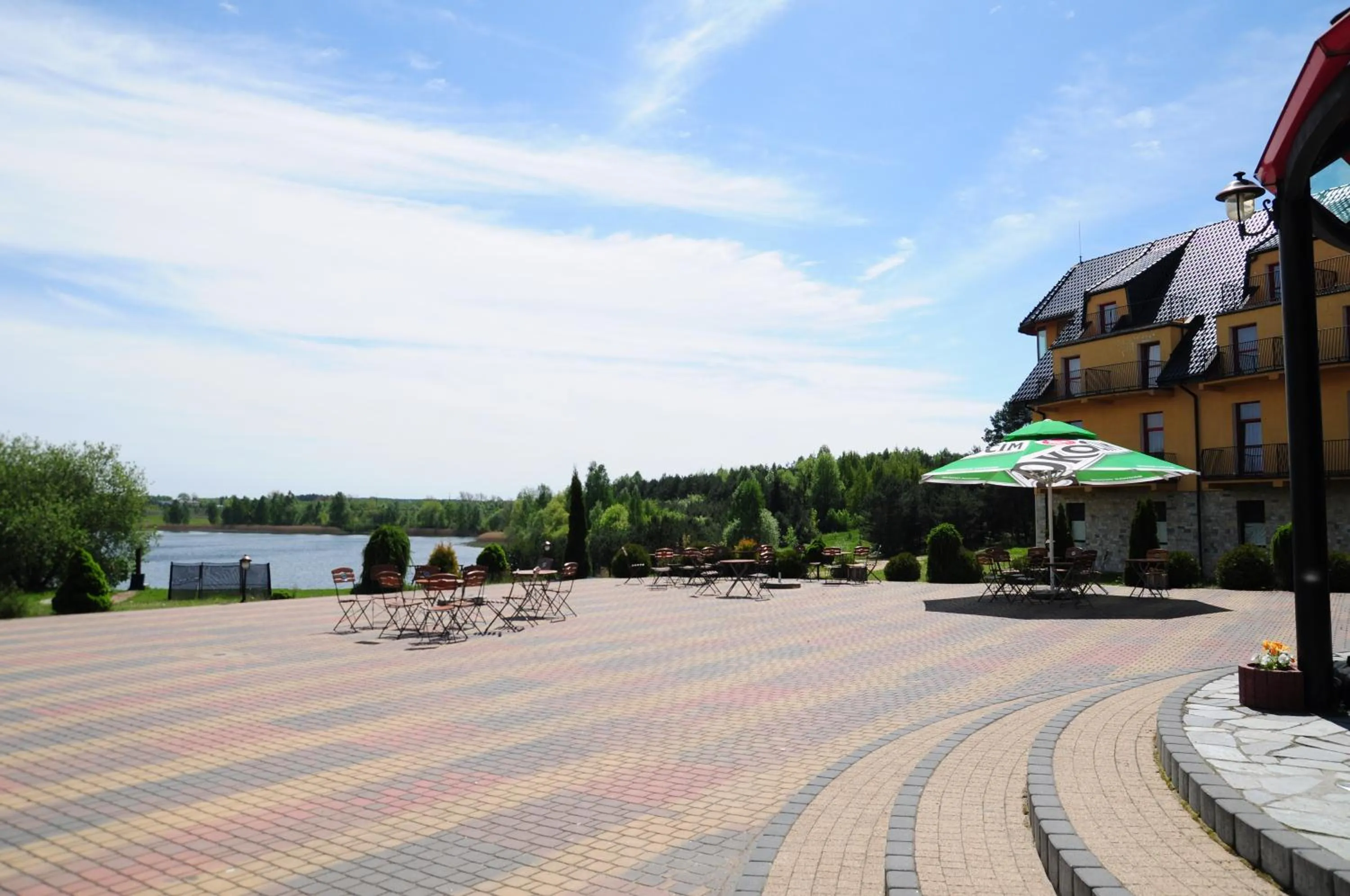 Neighbourhood in Manor Hotel