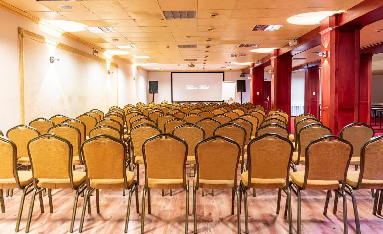 Business facilities in Manor Hotel