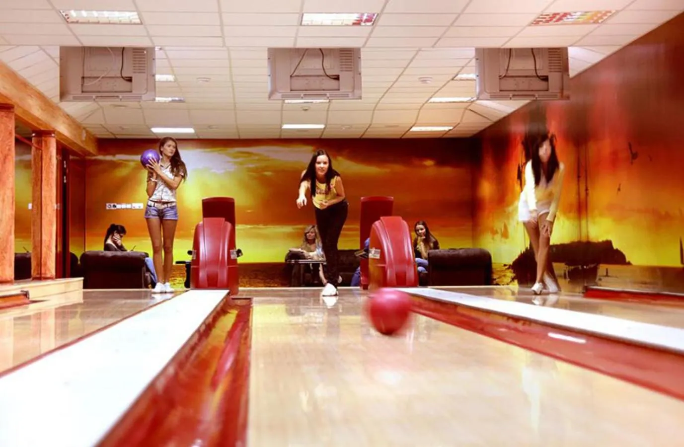 Bowling in Manor Hotel