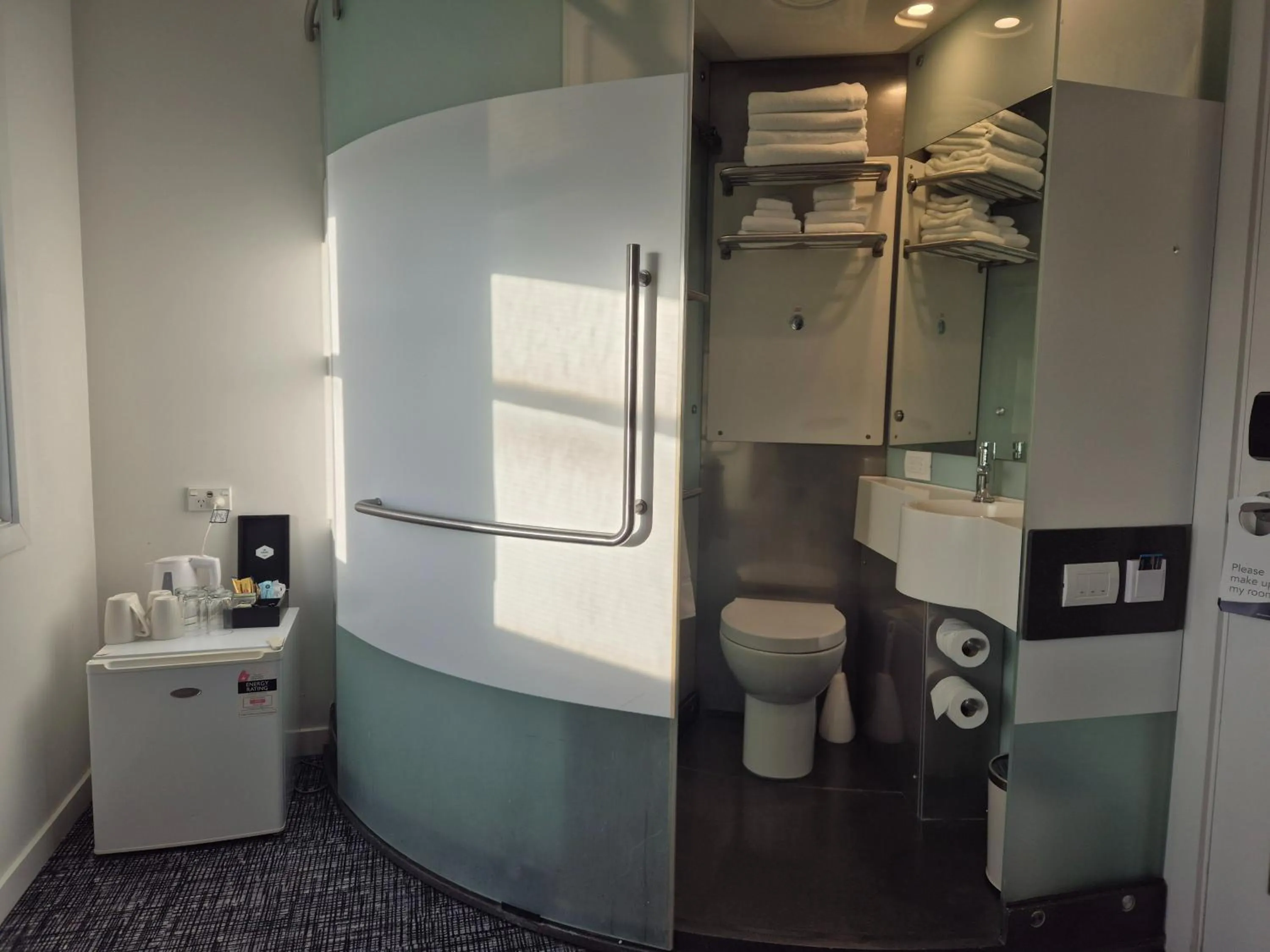 Bathroom in BreakFree on Cashel, an Accor Hotel