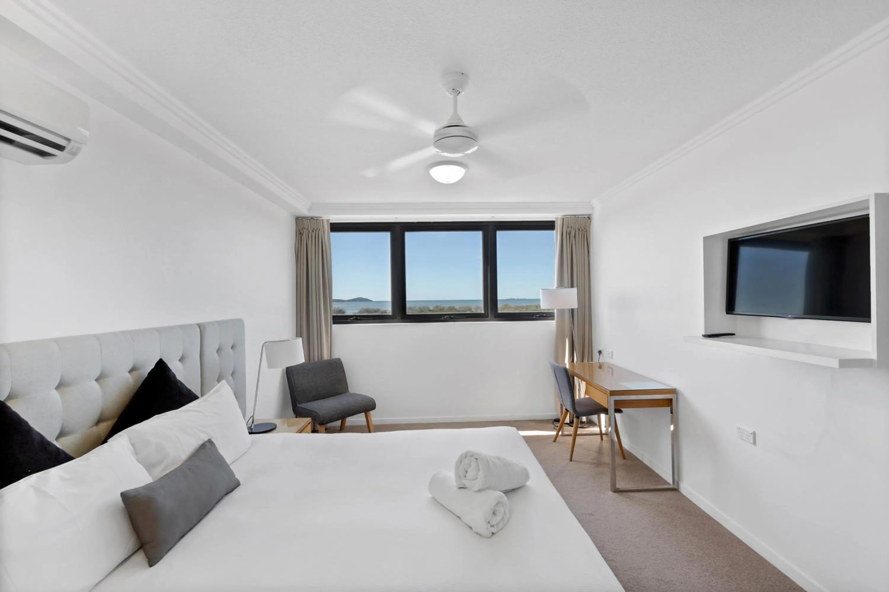 Bedroom, Bed in Pacific Sands Apartments Mackay