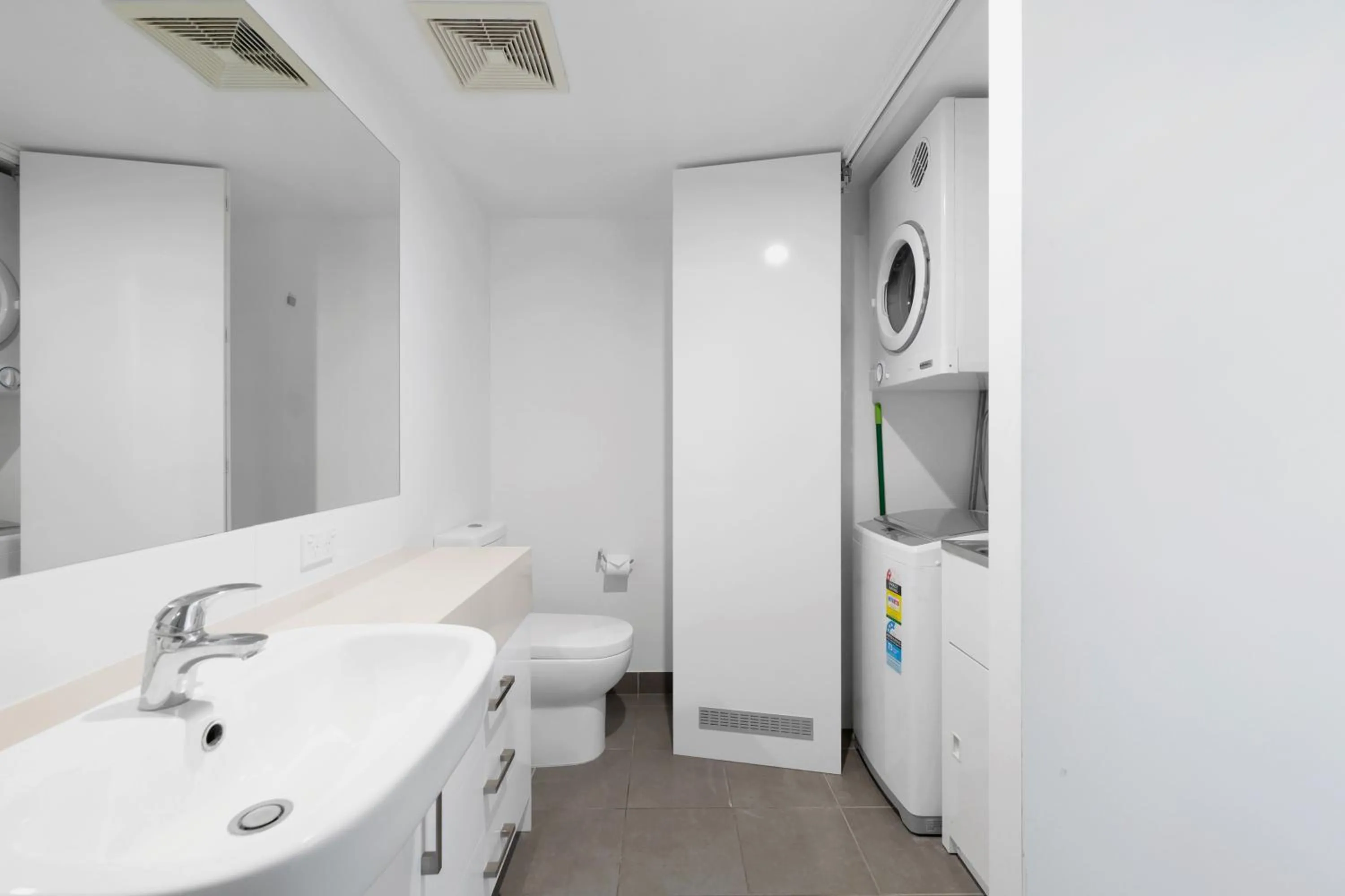 laundry in Pacific Sands Apartments Mackay