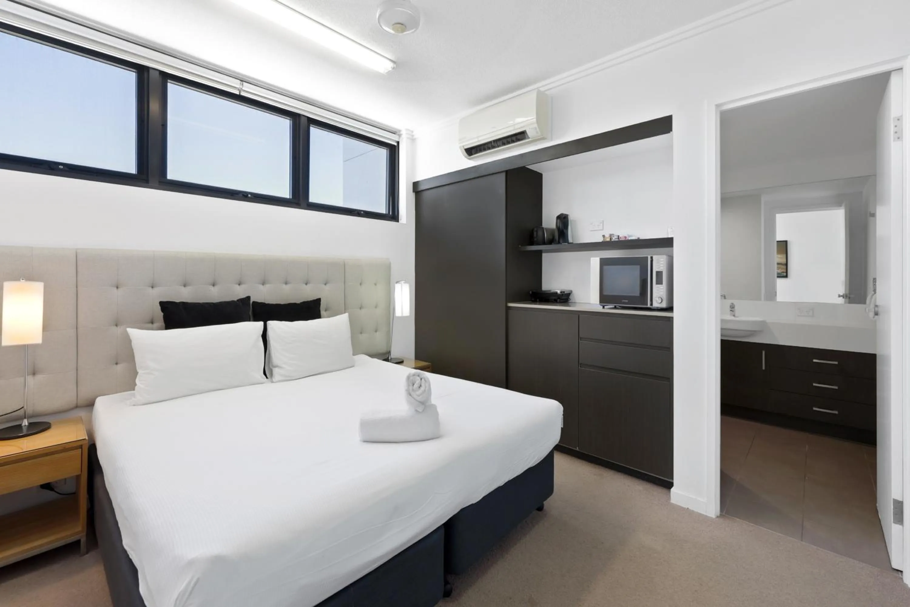 Bedroom, Bed in Pacific Sands Apartments Mackay