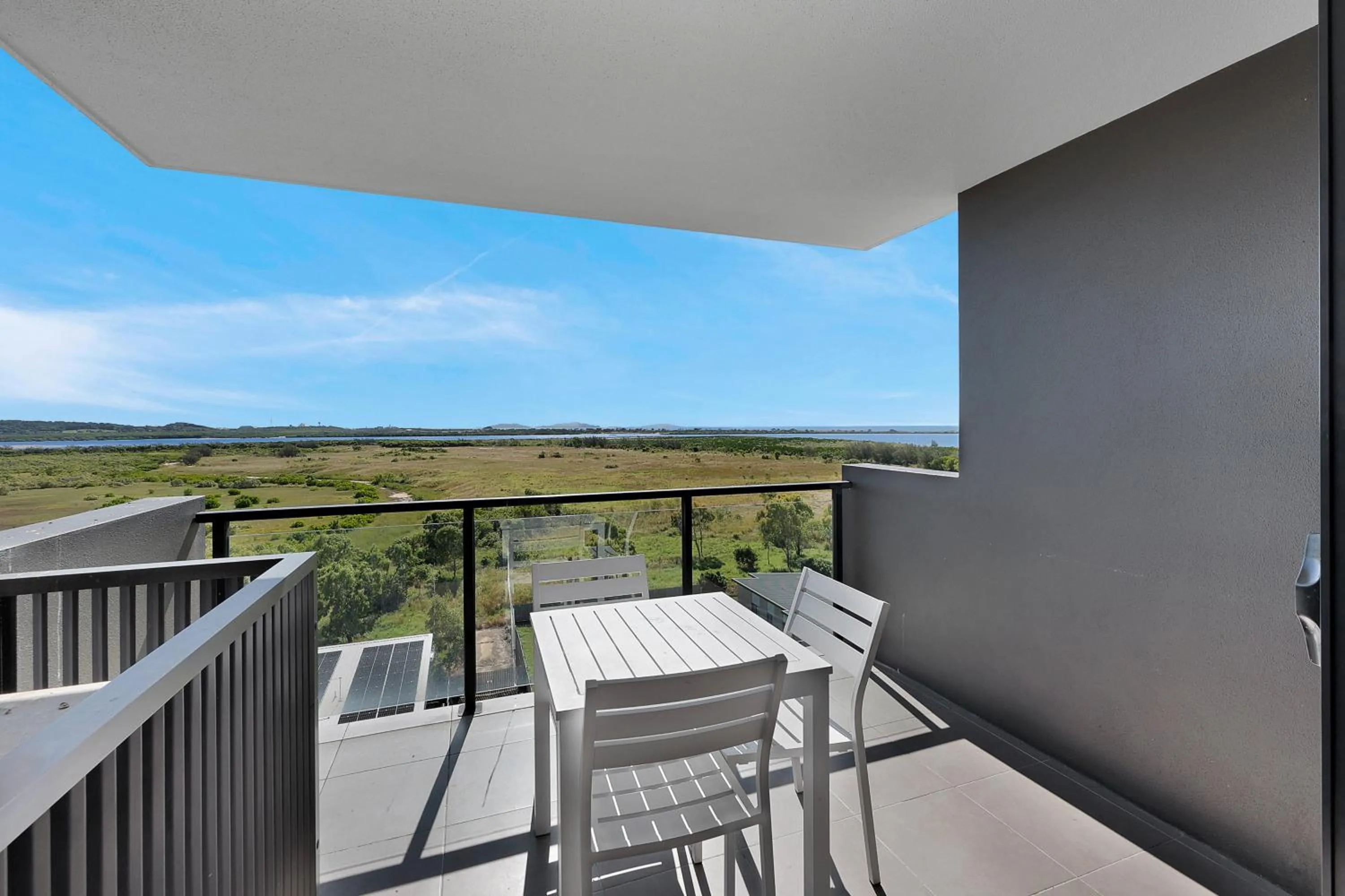 Balcony/Terrace in Pacific Sands Apartments Mackay