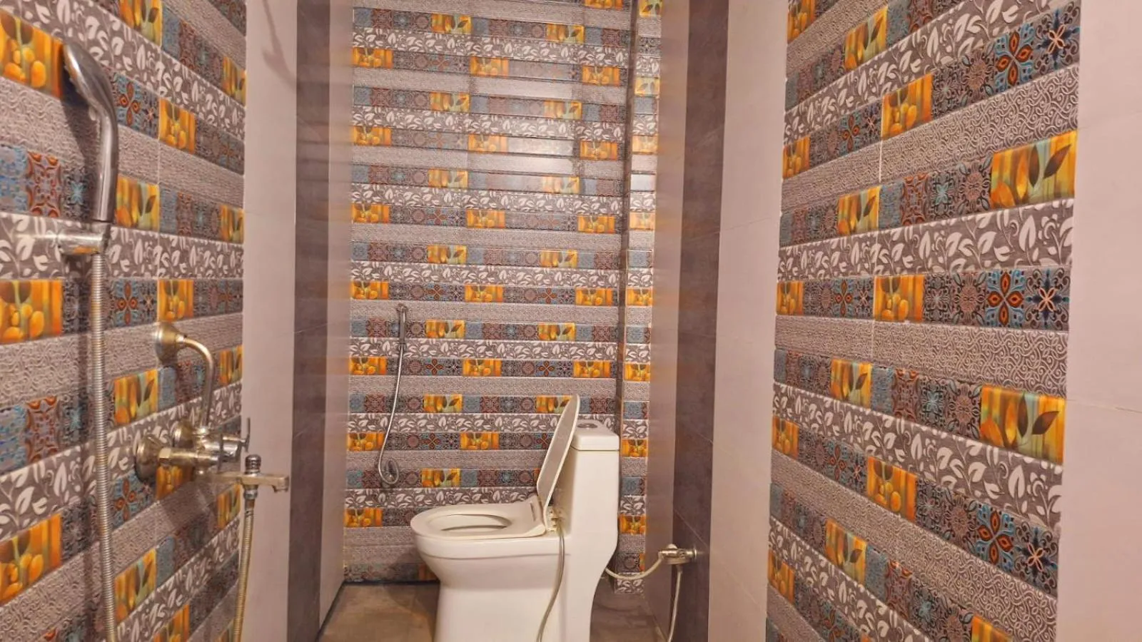 Toilet in Mohit Paying Guest House