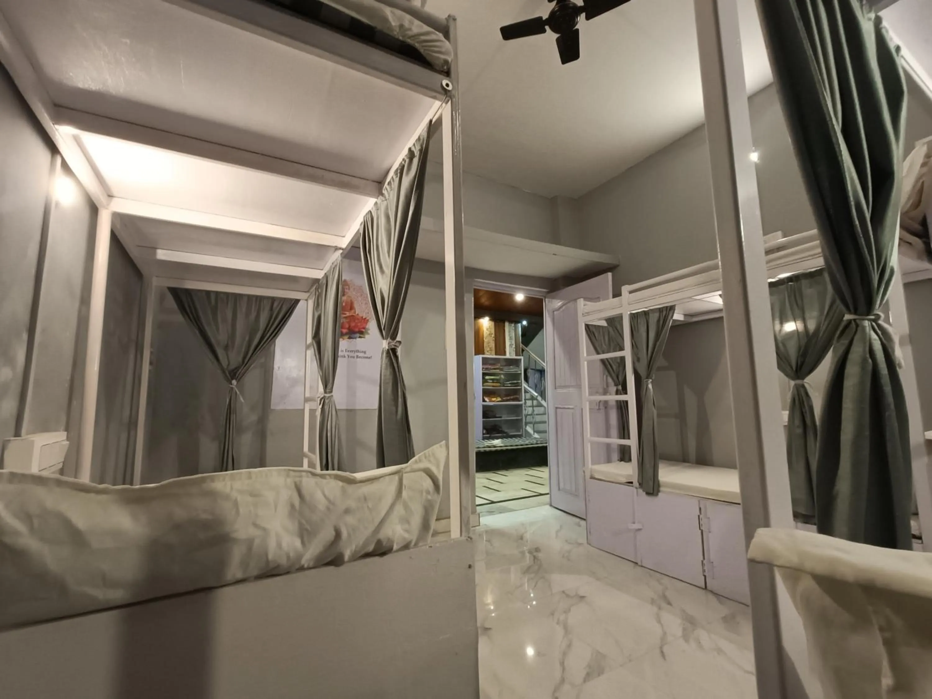 Bed in Mohit Paying Guest House