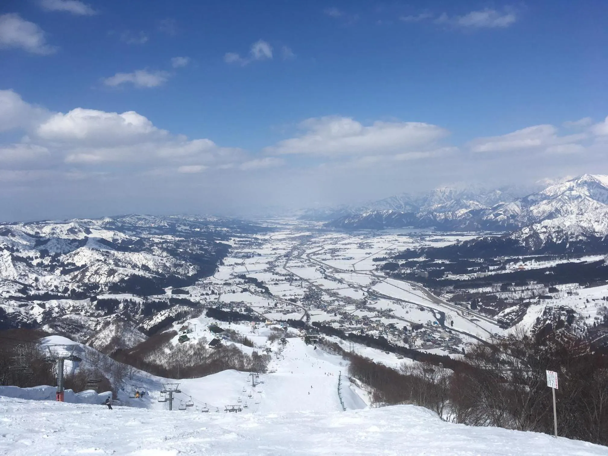Skiing in Maruyama Onsen Kojyokan