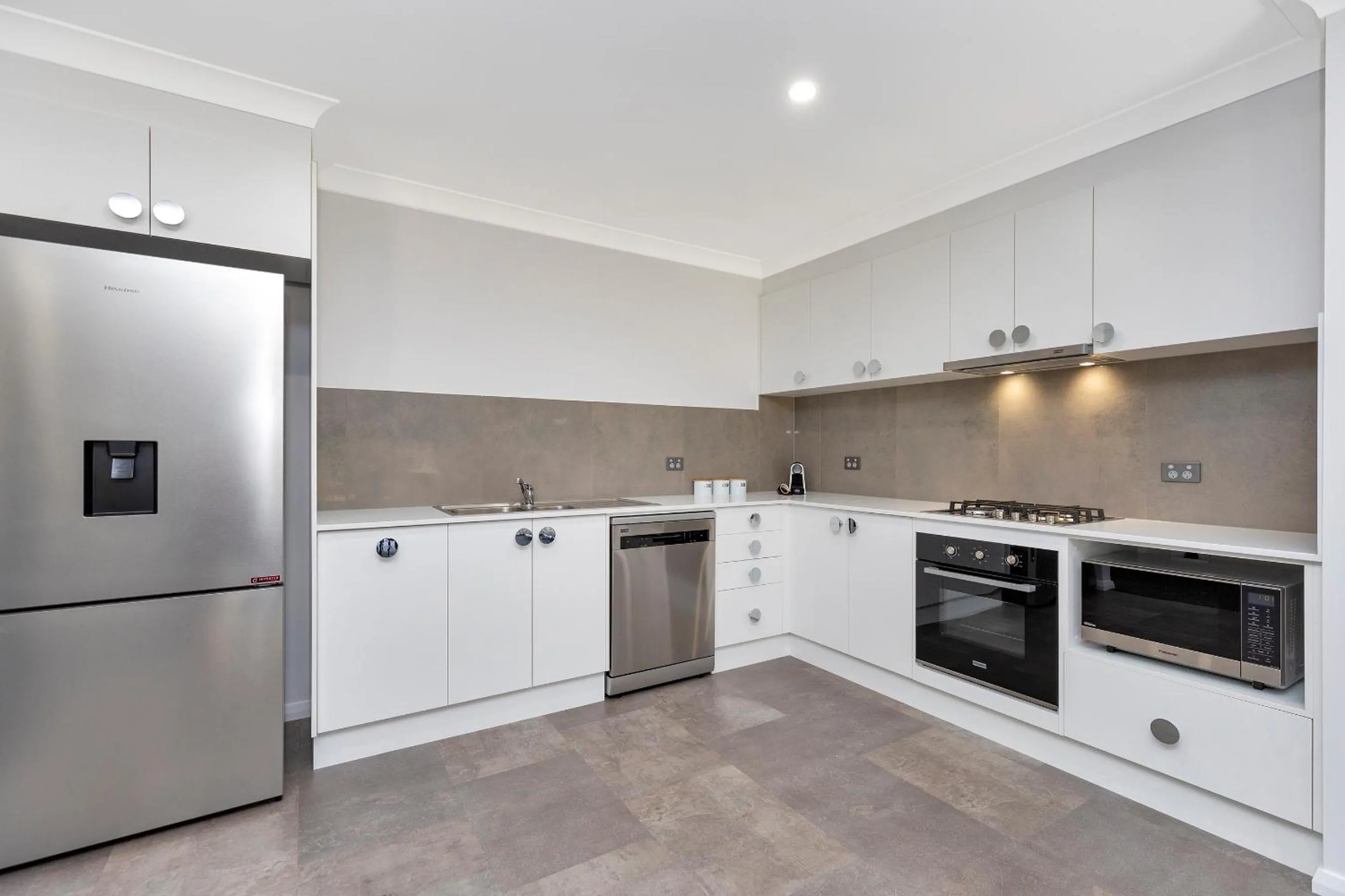 Kitchen or kitchenette in CH Boutique Hotel & Apartments, an Ascend Collection Hotel