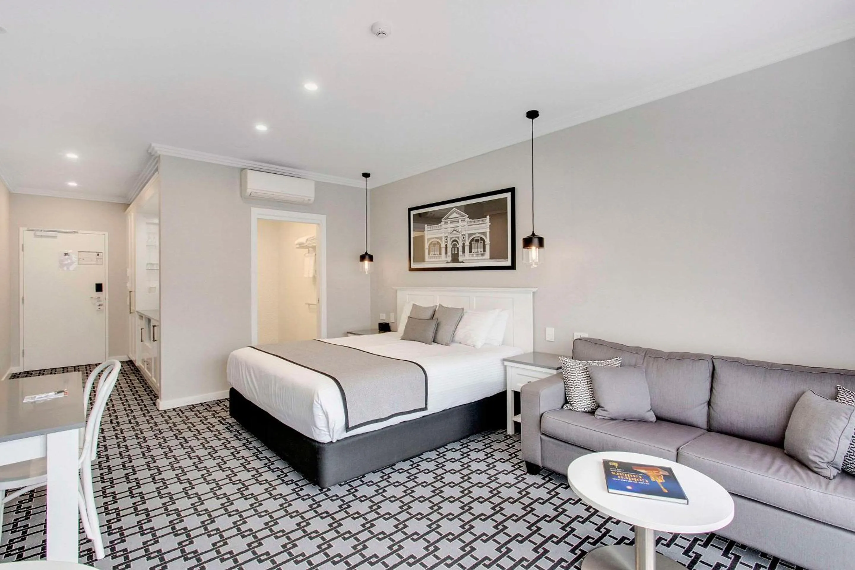 Bedroom, Bed in CH Boutique Hotel & Apartments, an Ascend Collection Hotel