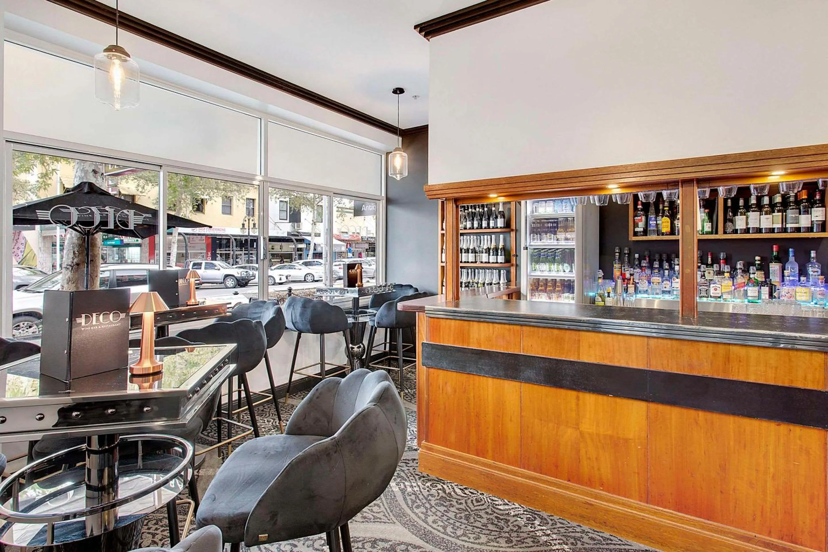 Restaurant/places to eat in CH Boutique Hotel & Apartments, an Ascend Collection Hotel