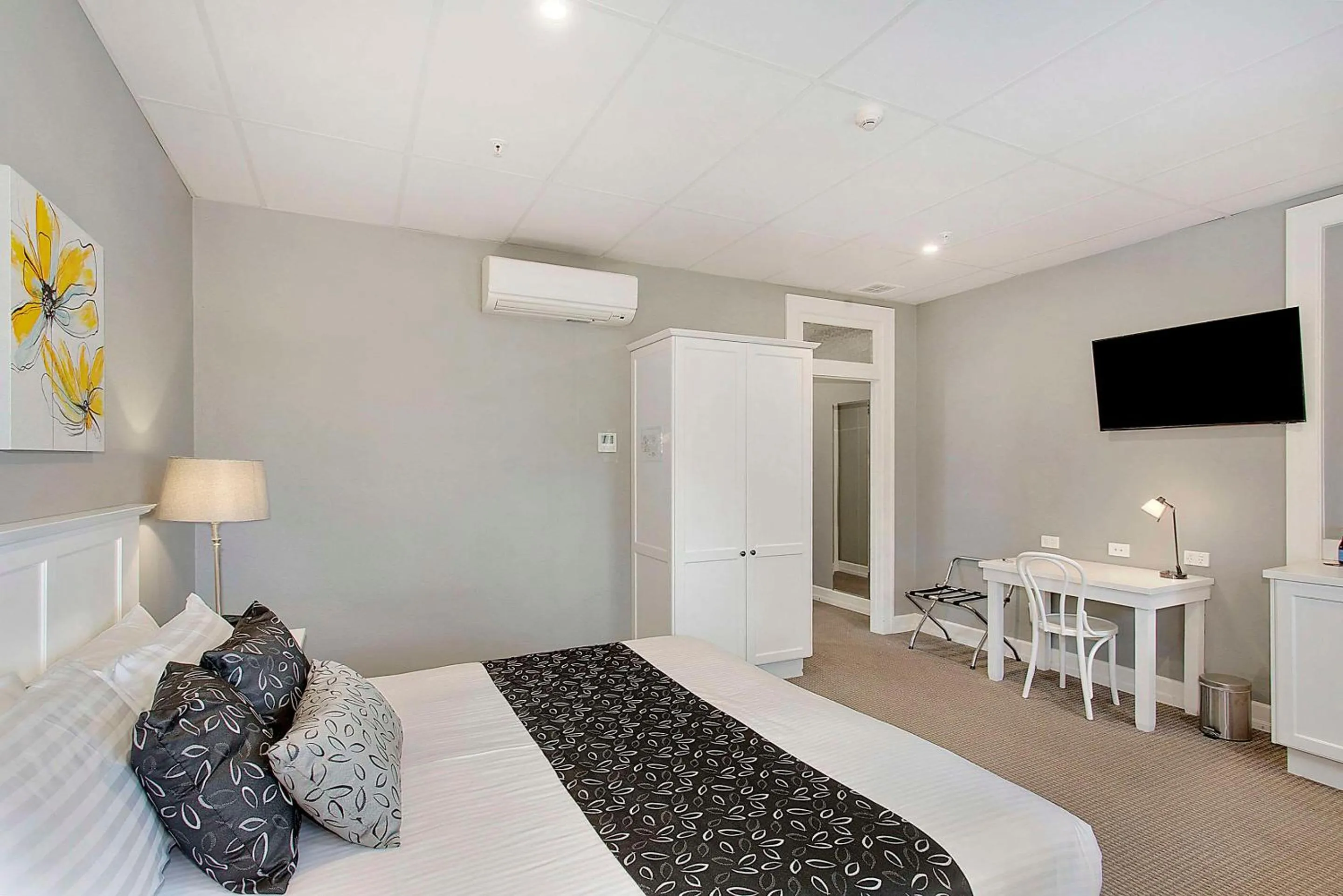 Bedroom, Bed in CH Boutique Hotel & Apartments, an Ascend Collection Hotel