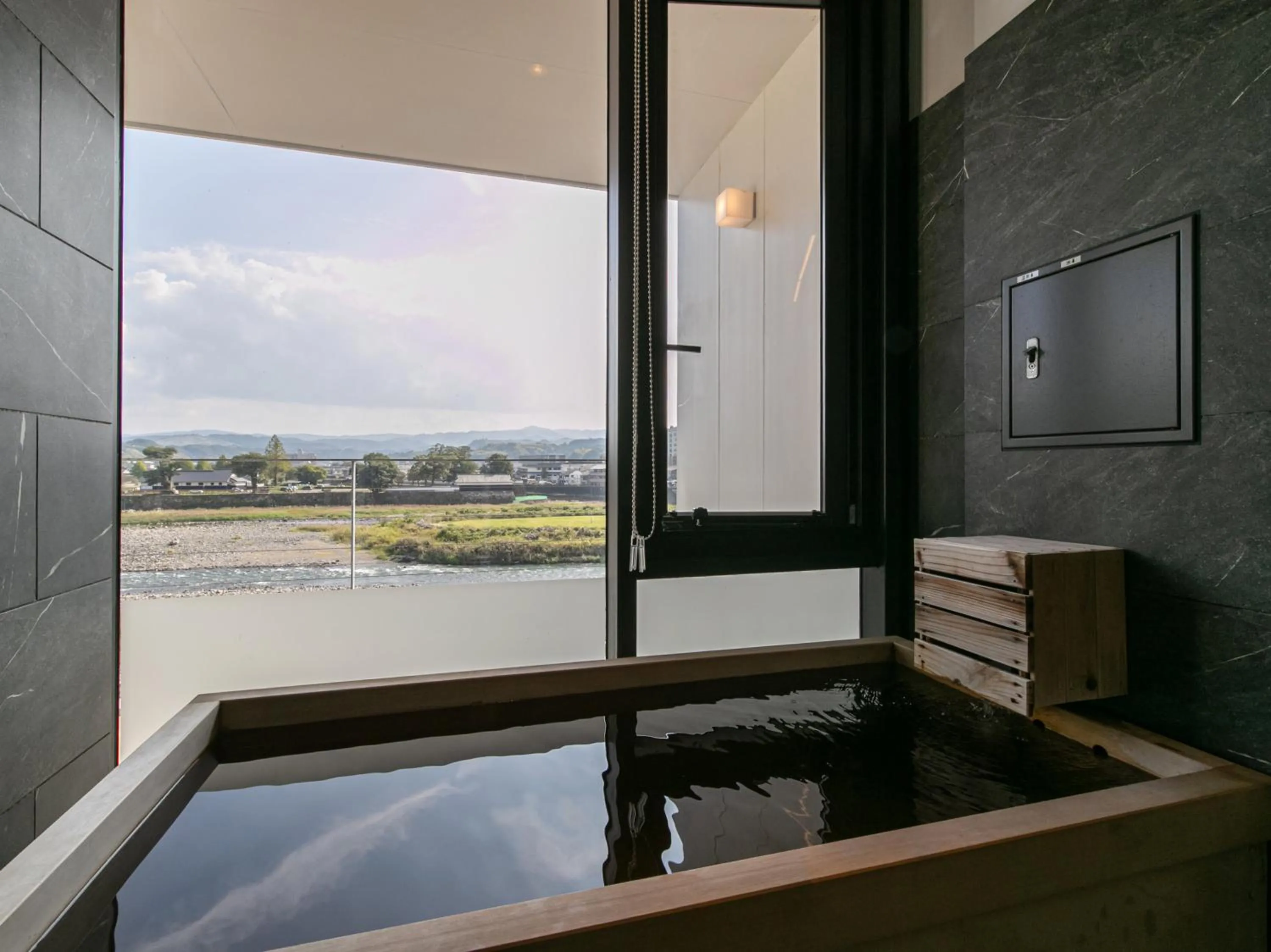 Hitoyoshi Onsen Nabeya