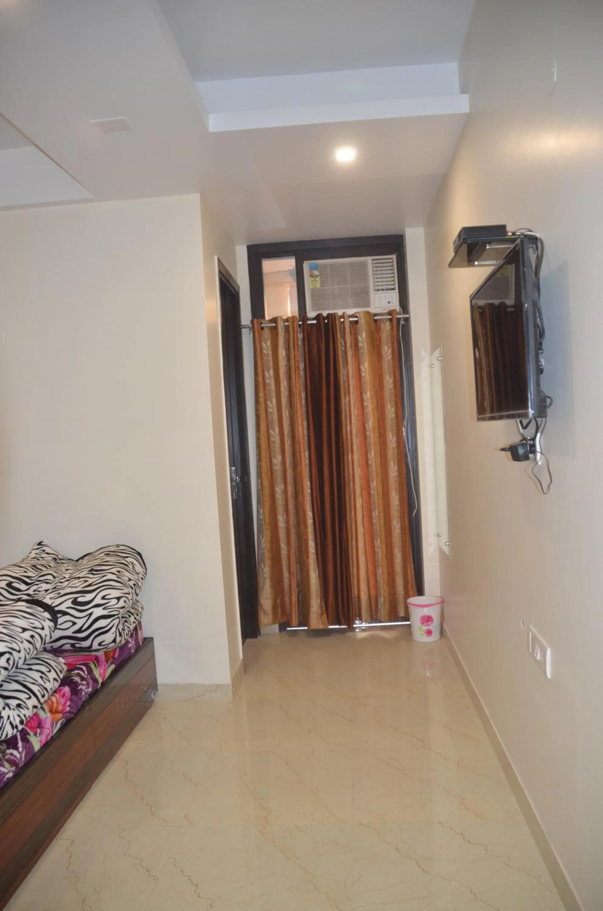 Day in Goel Residency