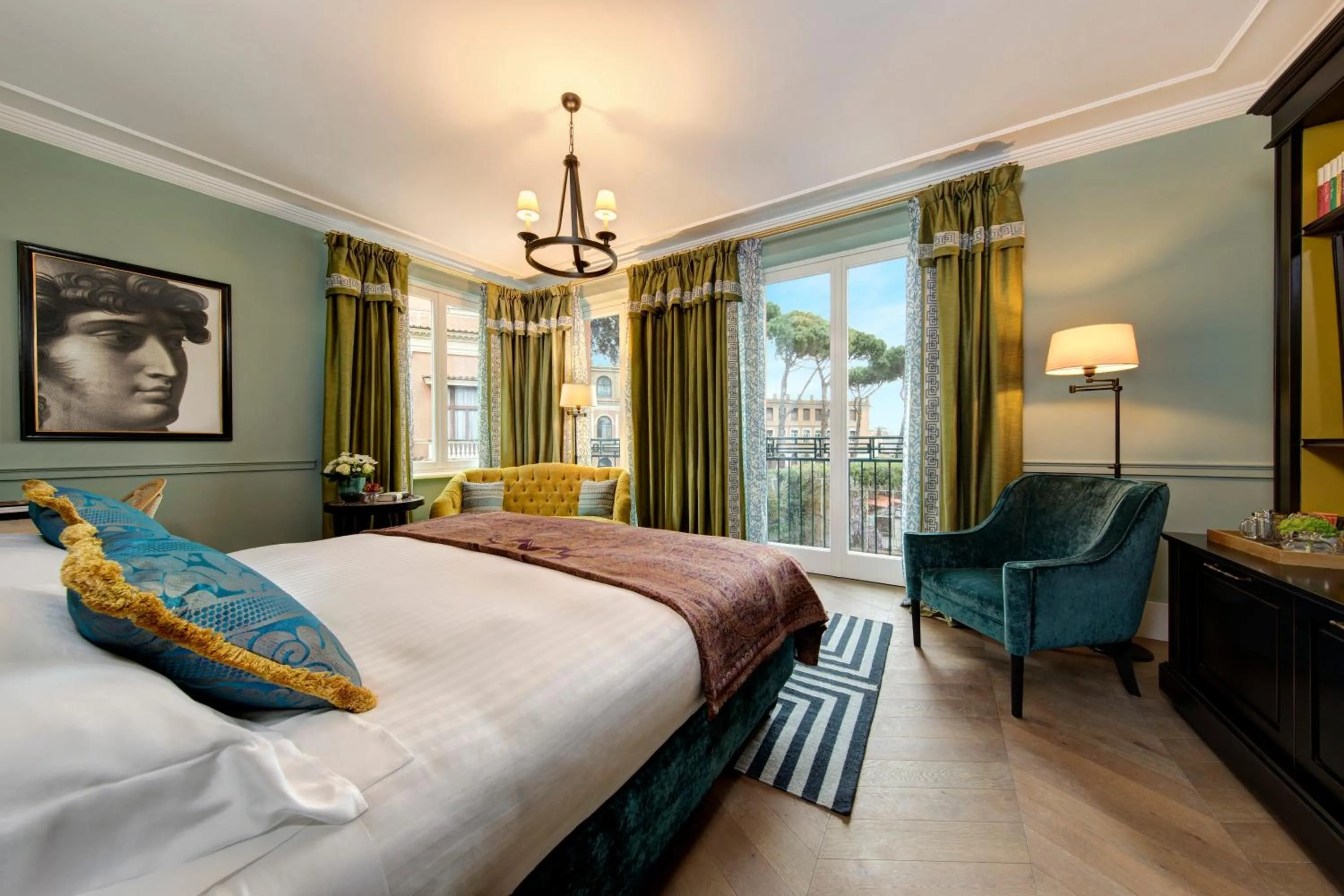 Bed in Rocco Forte Hotel De La Ville