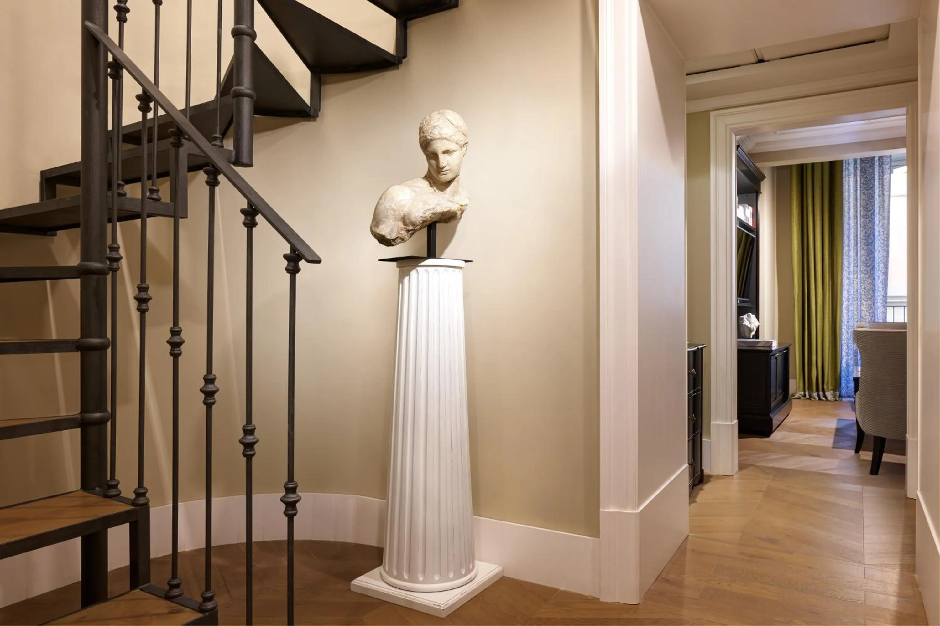 Living room in Rocco Forte Hotel De La Ville