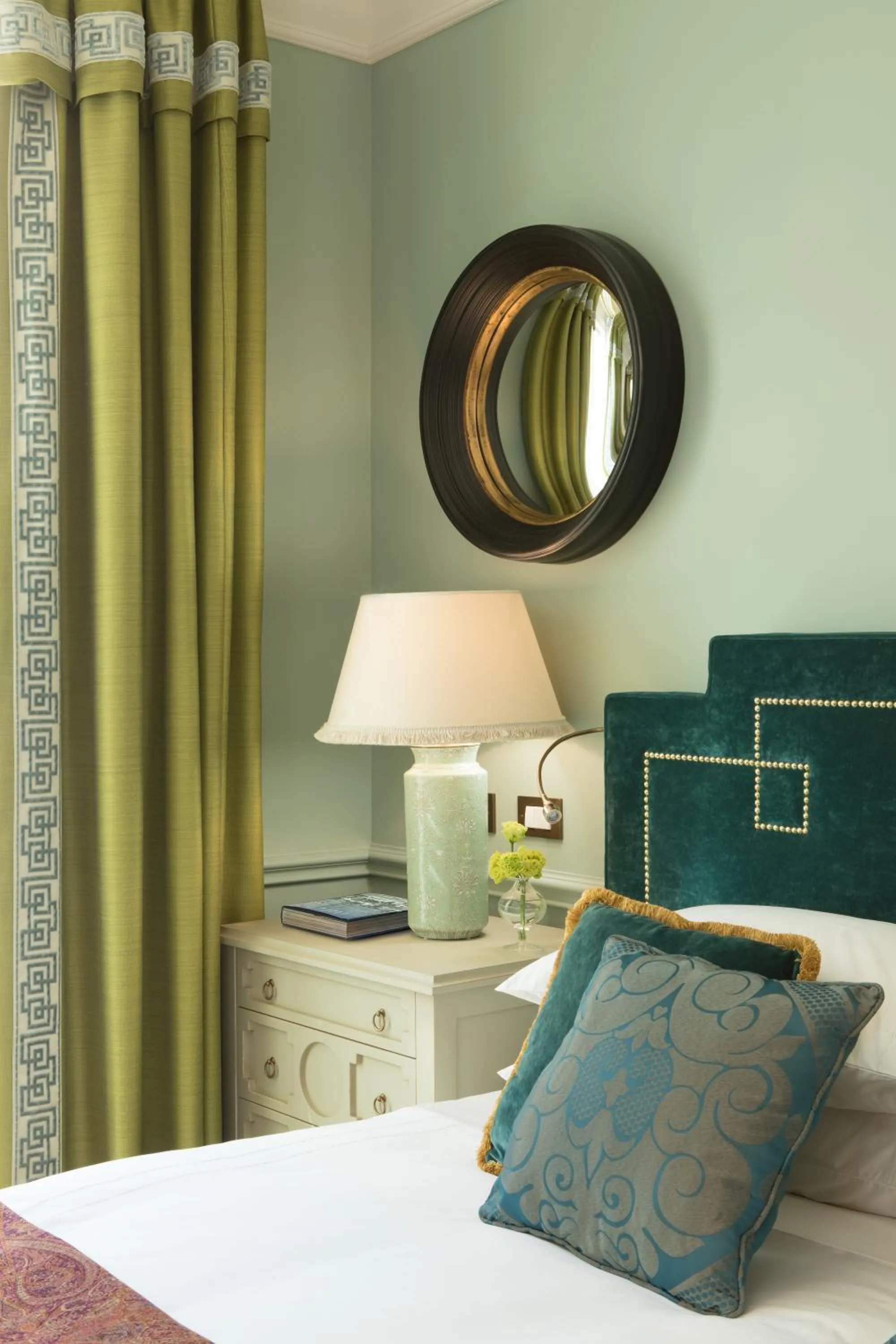 Bed in Rocco Forte Hotel De La Ville