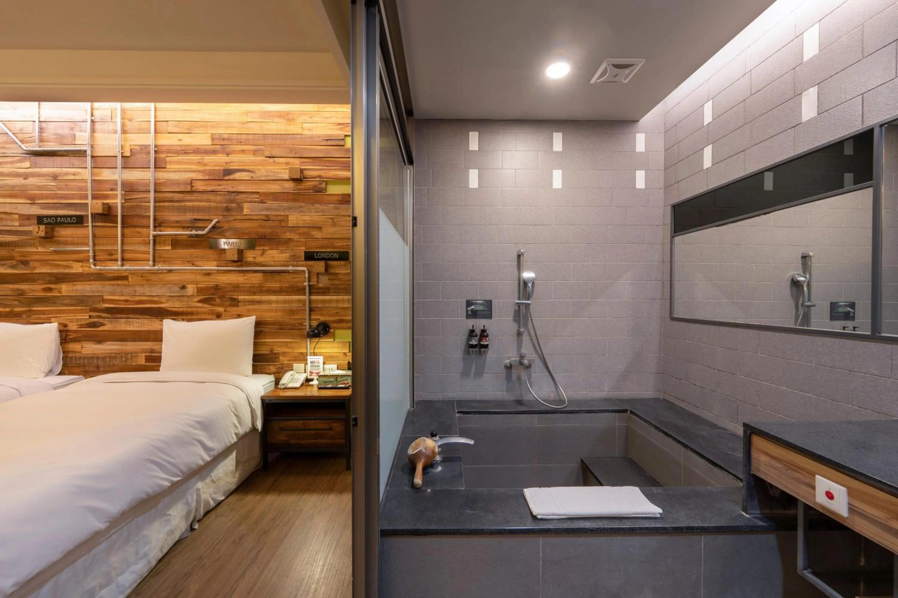 Bathroom, Bed in No. 9 Hotel