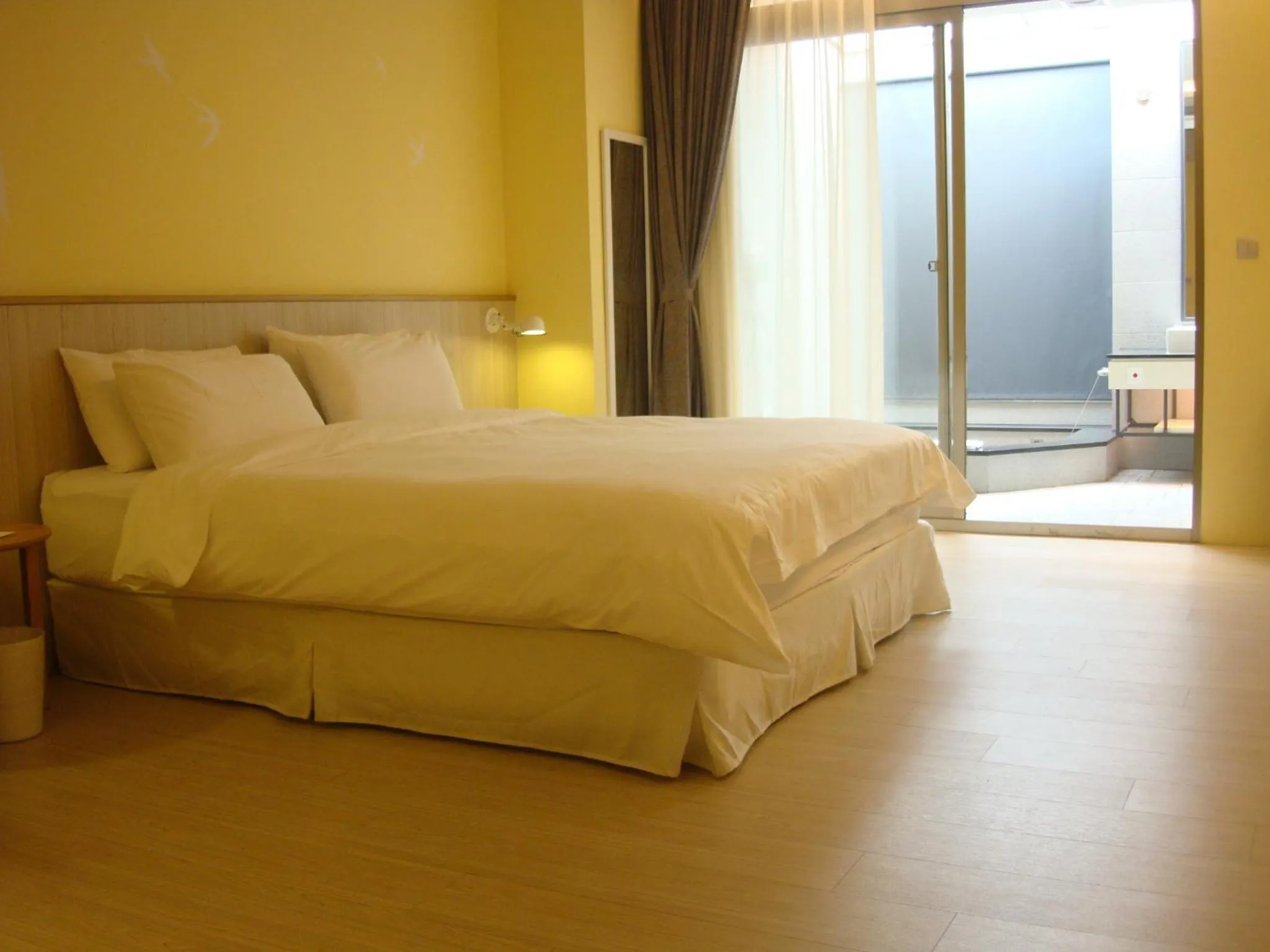 Photo of the whole room, Bed in No. 9 Hotel