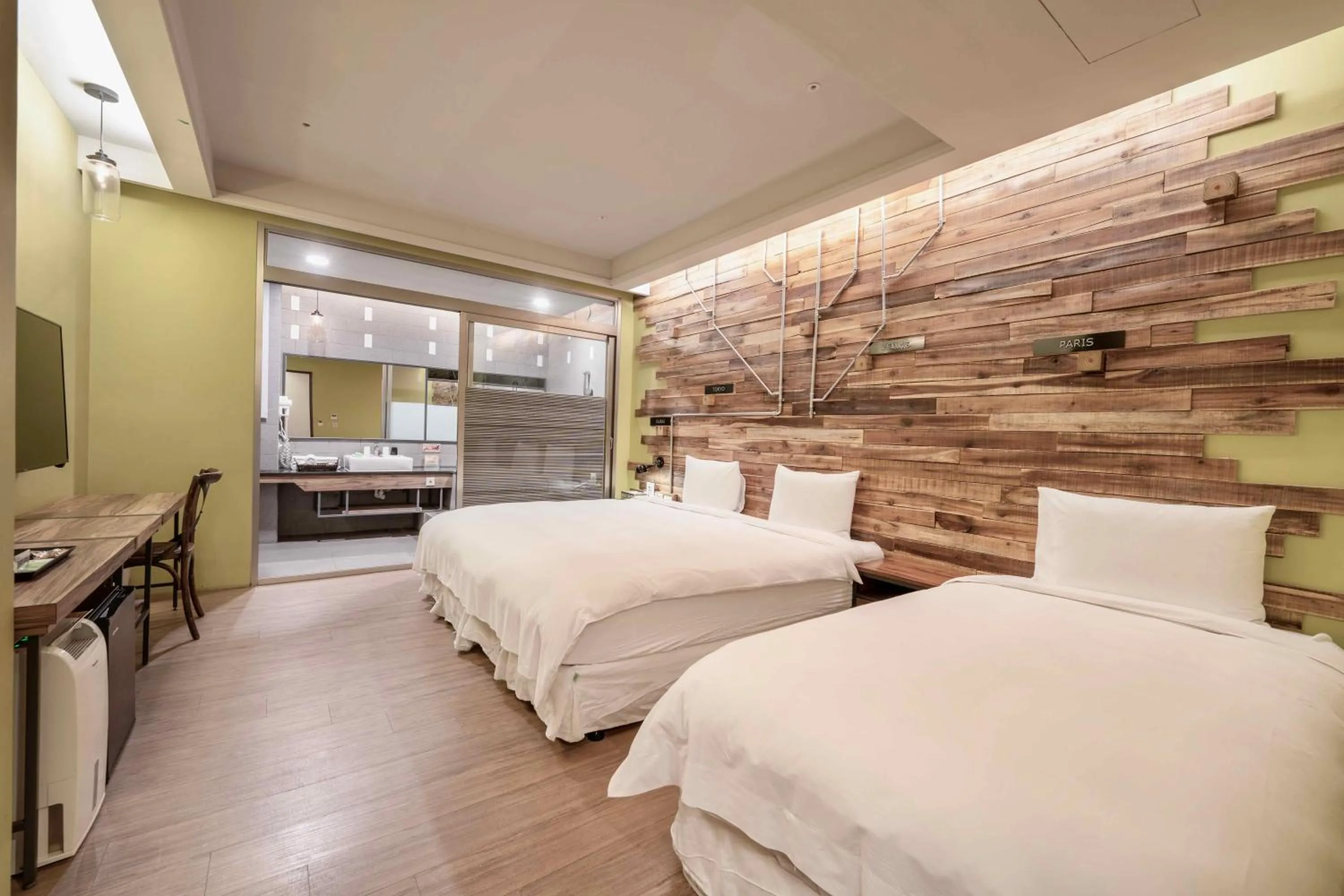 Photo of the whole room, Bed in No. 9 Hotel