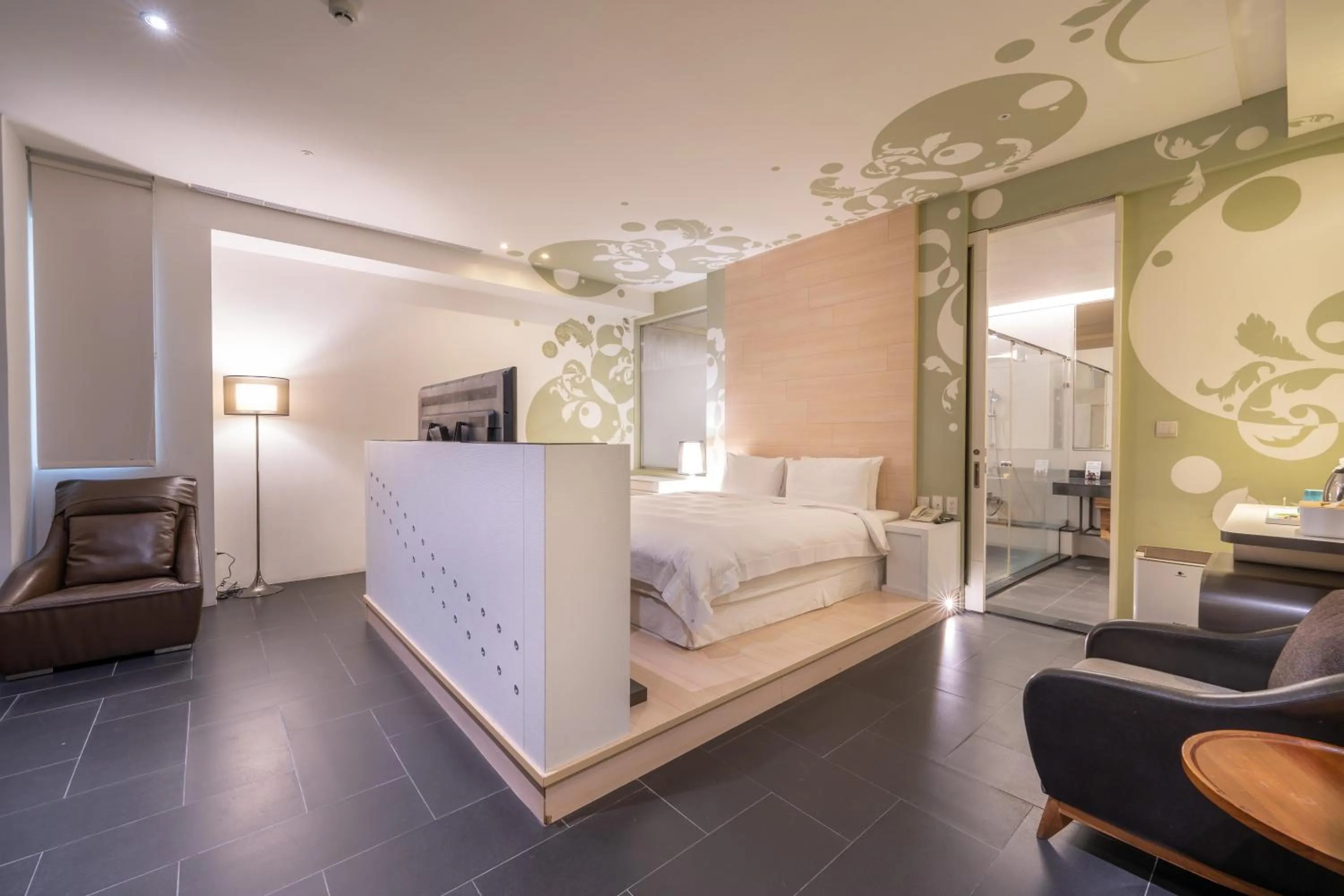 Photo of the whole room, Bed in No. 9 Hotel