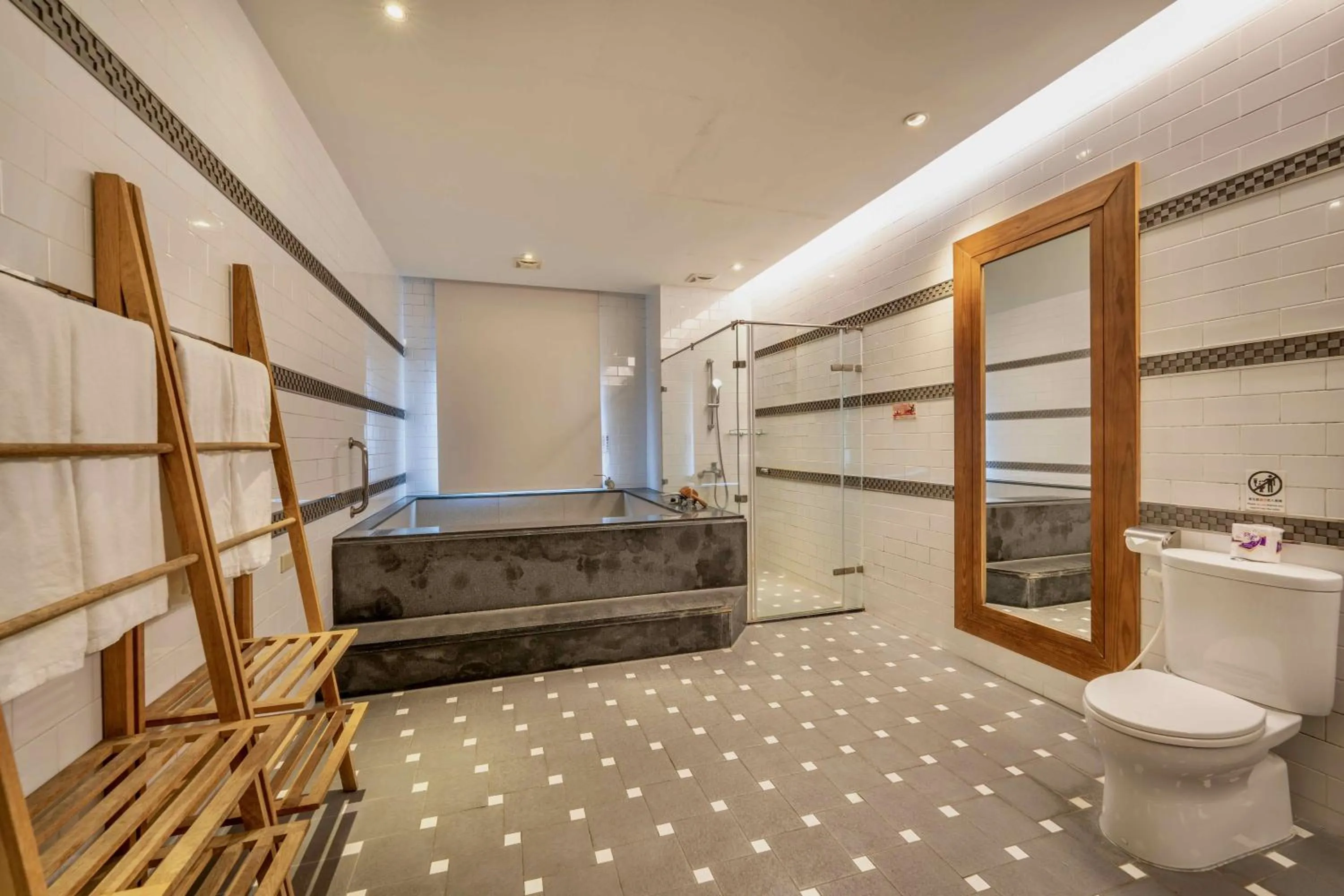 Shower in No. 9 Hotel