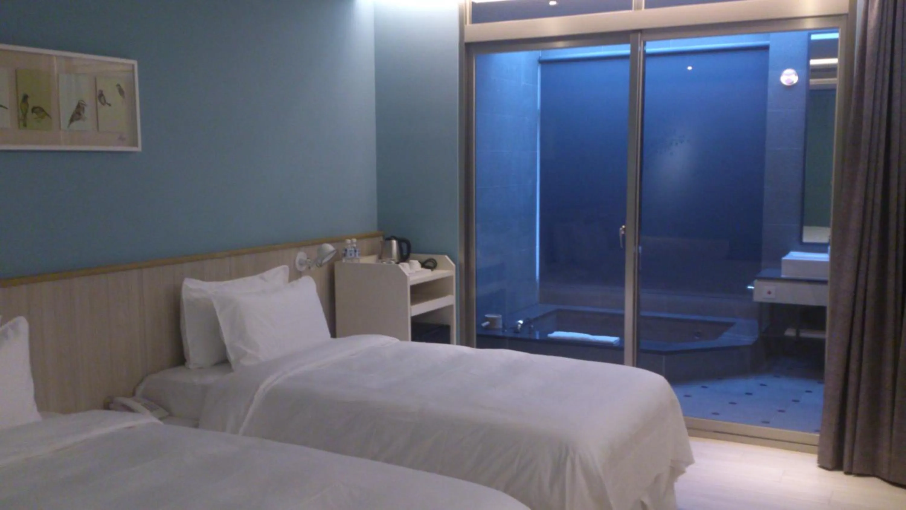 Photo of the whole room, Bed in No. 9 Hotel