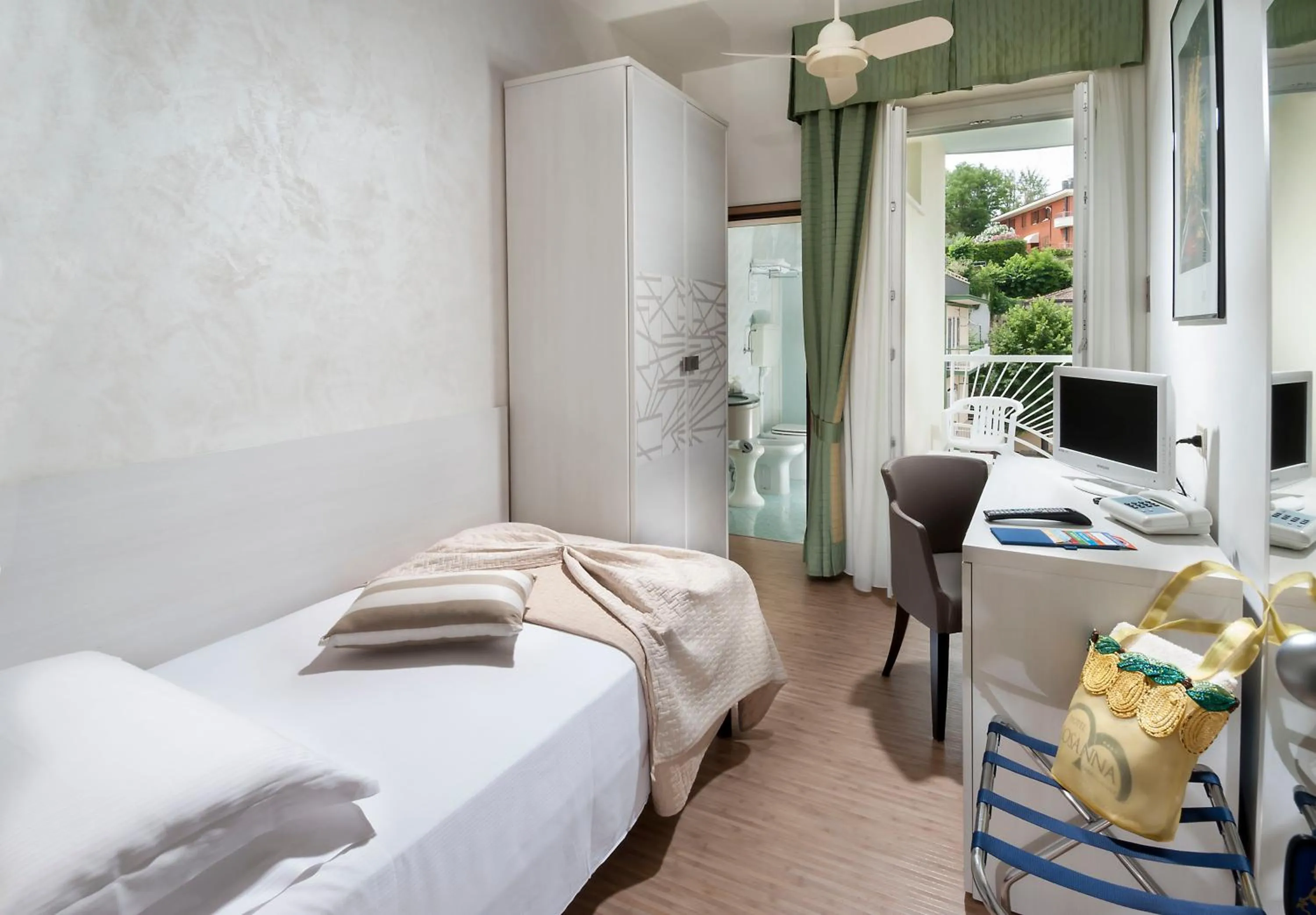 Bed in Hotel Losanna