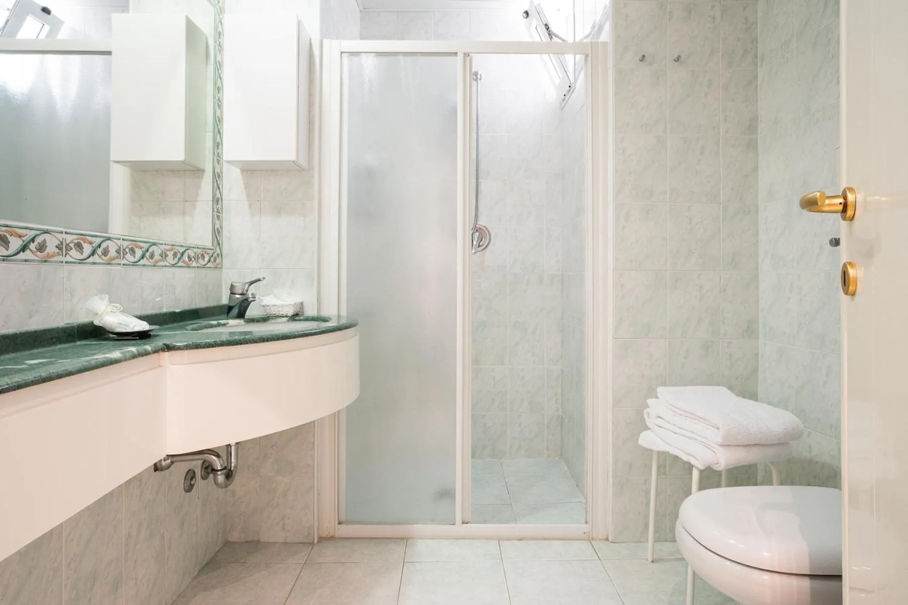 Shower in Hotel Losanna