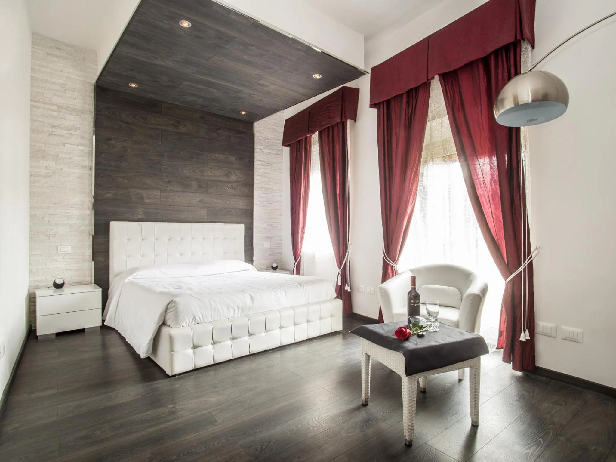 Day, Bed in Royal Rooms