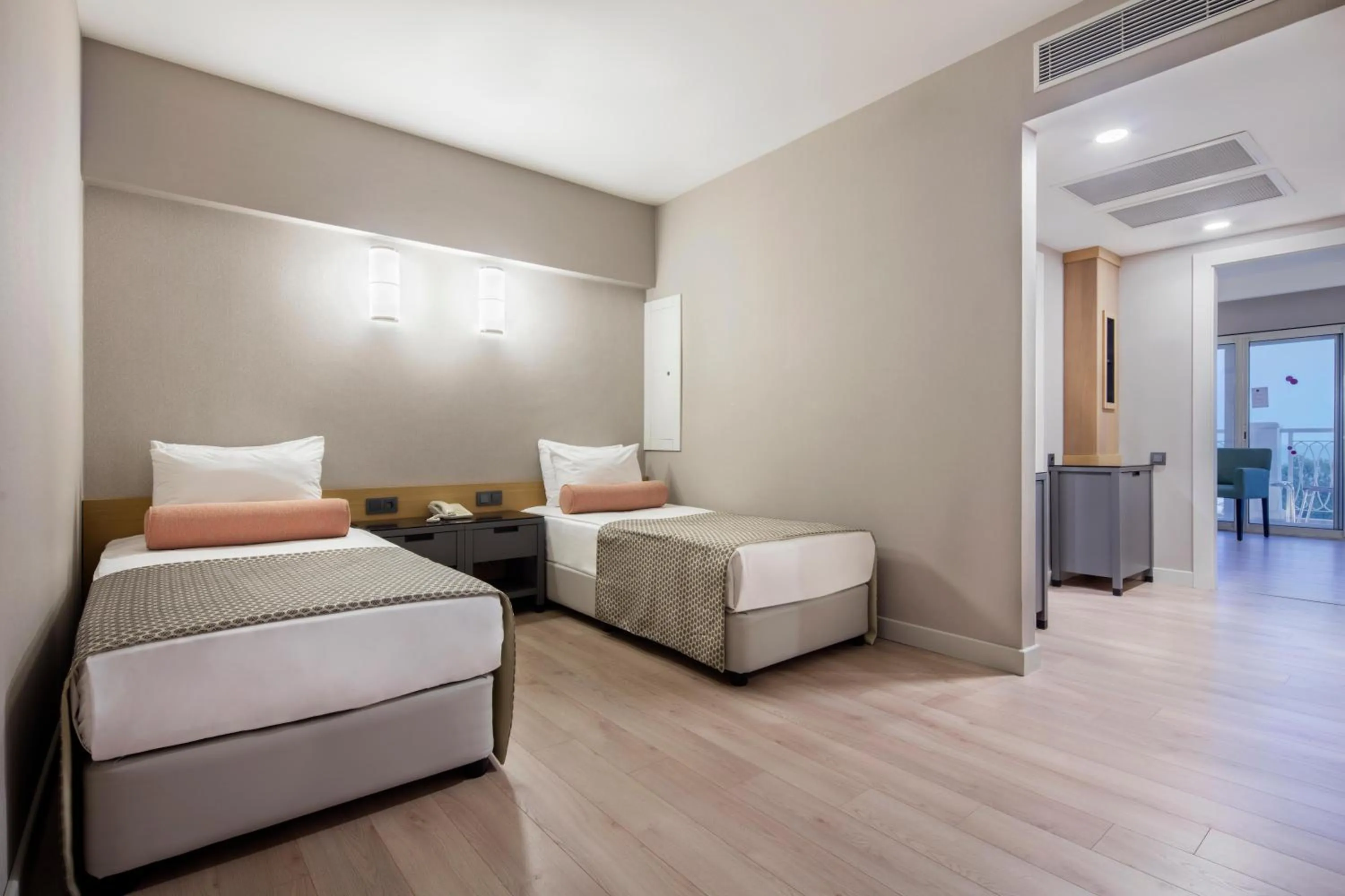 Photo of the whole room, Bed in Trendy Aspendos Beach