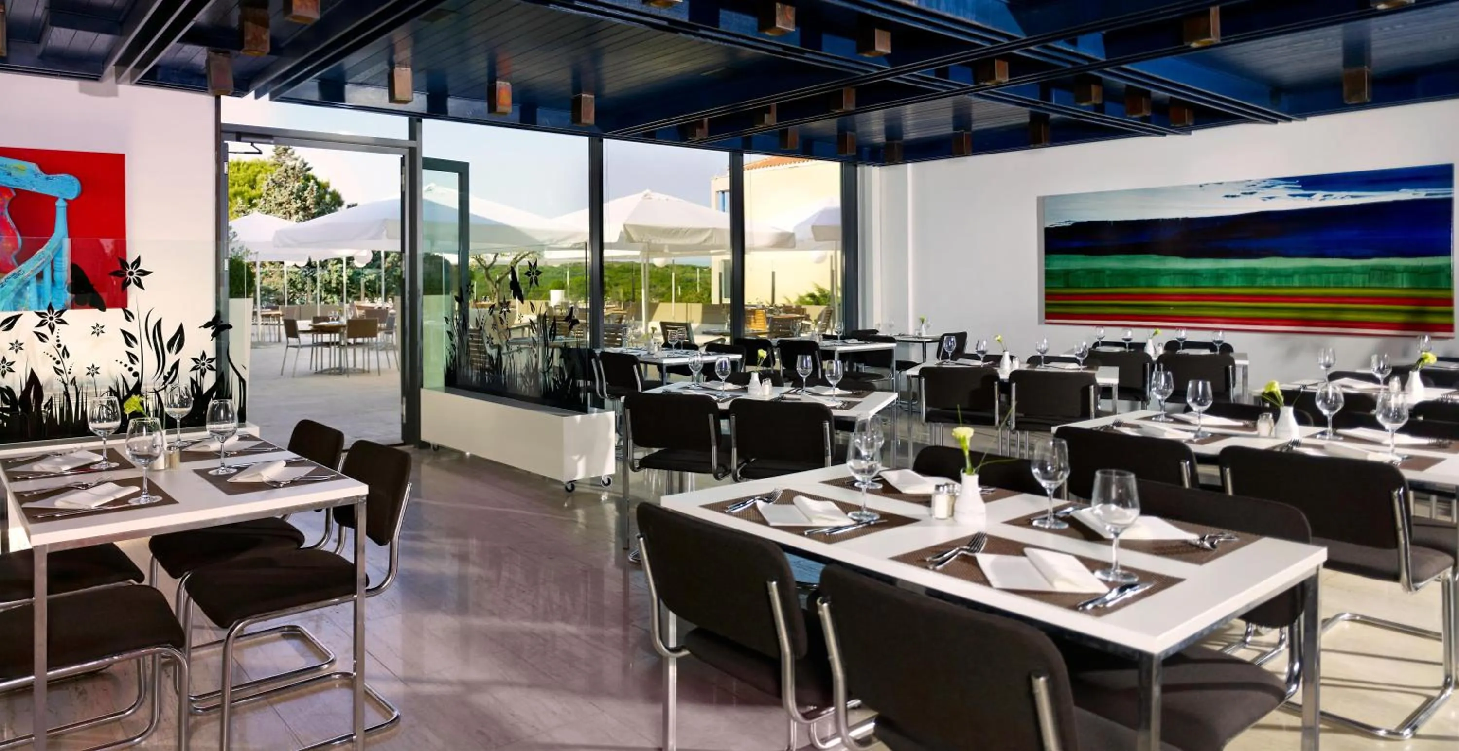 Restaurant/places to eat in Verudela Villas