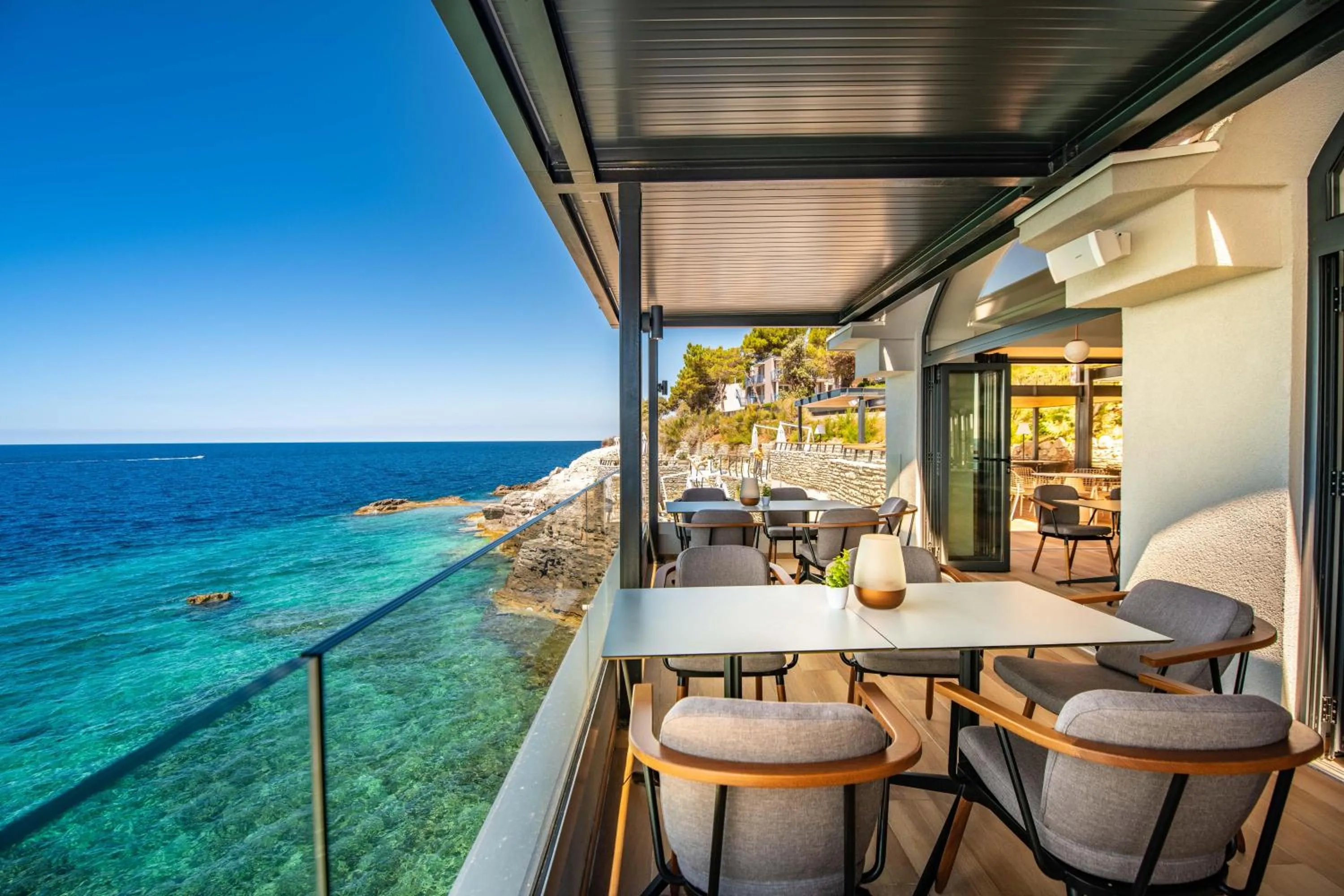 Restaurant/places to eat in Verudela Villas