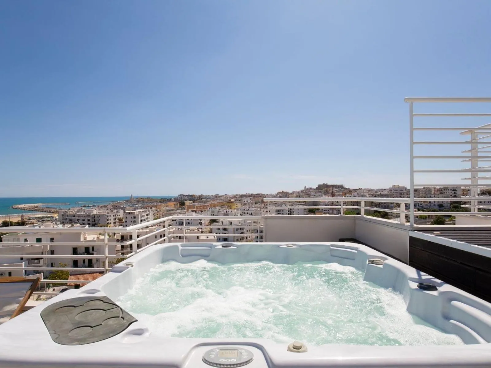 Hot Tub in Navicri B&B