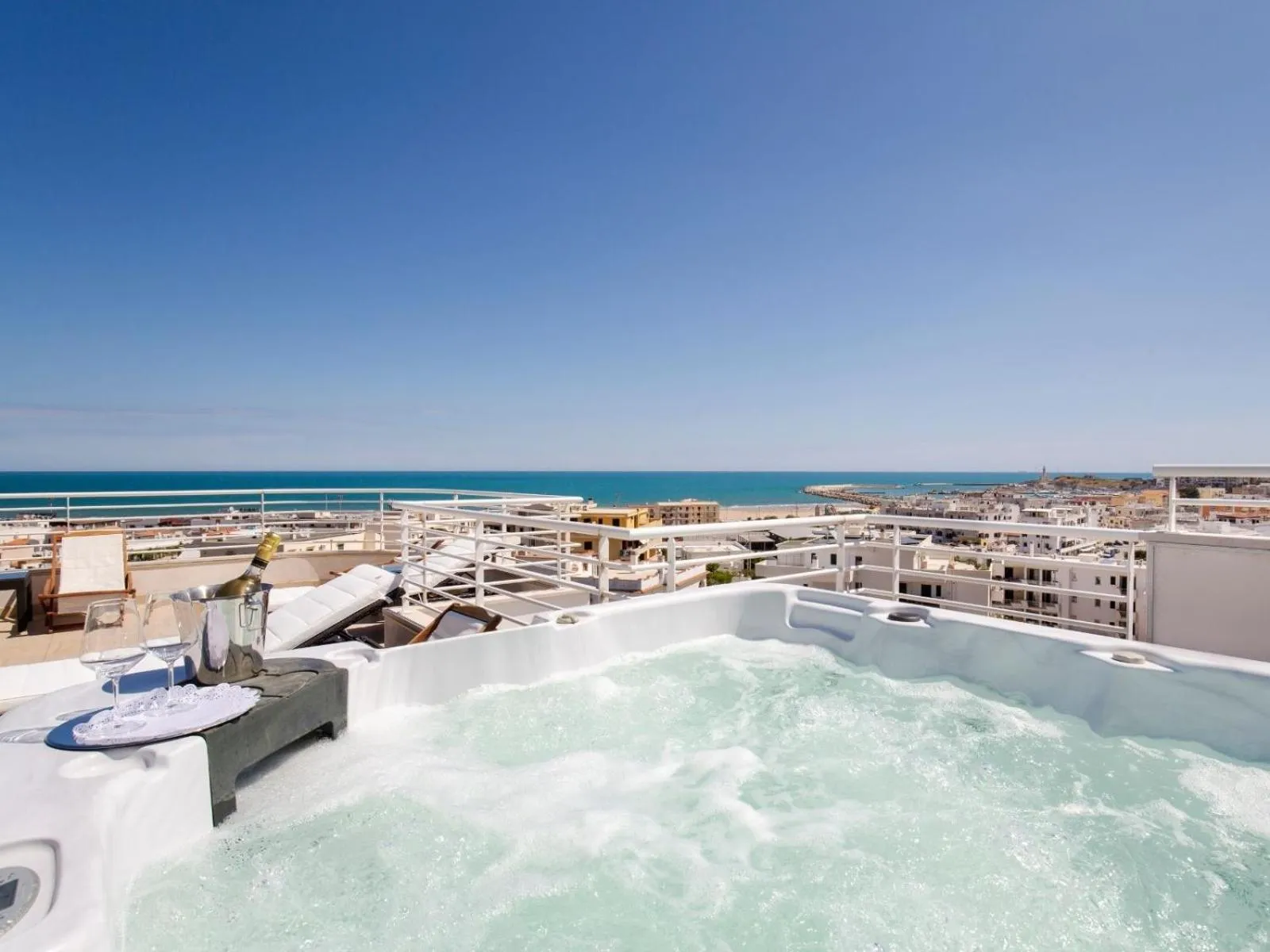 Hot Tub in Navicri B&B