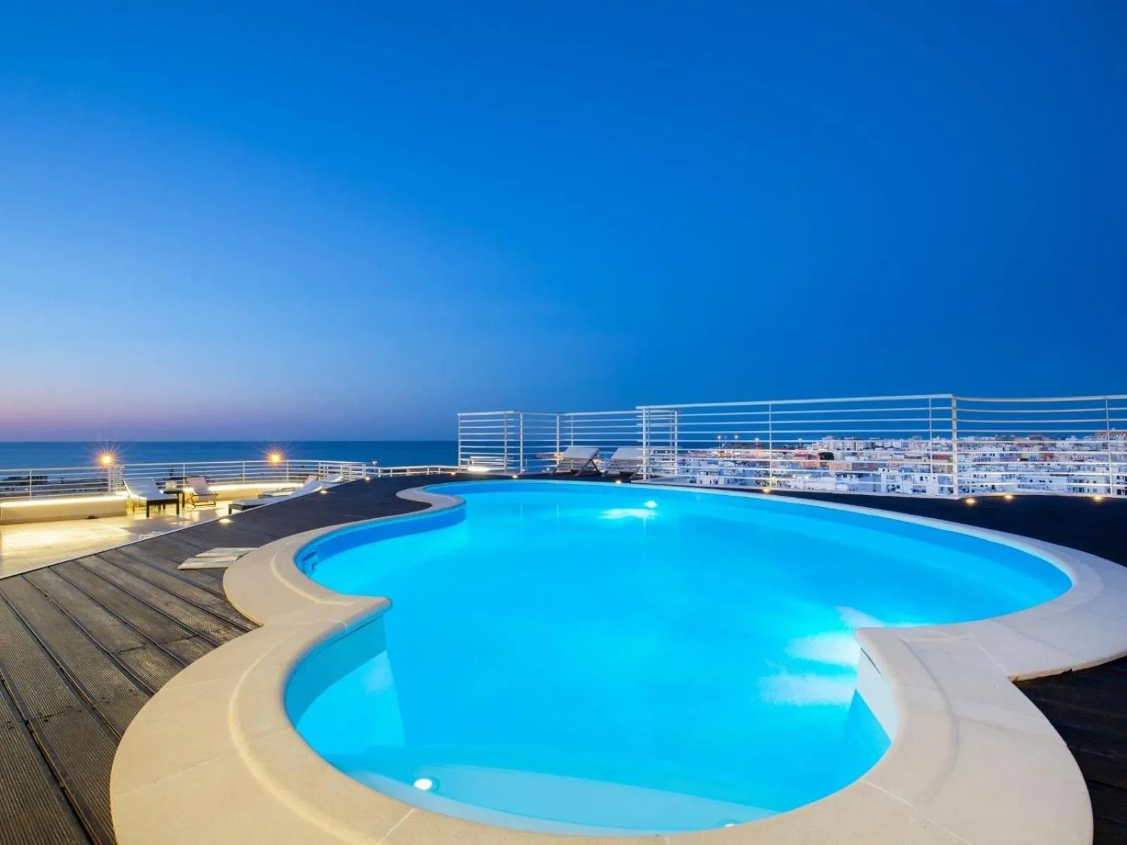 Swimming pool in Navicri B&B