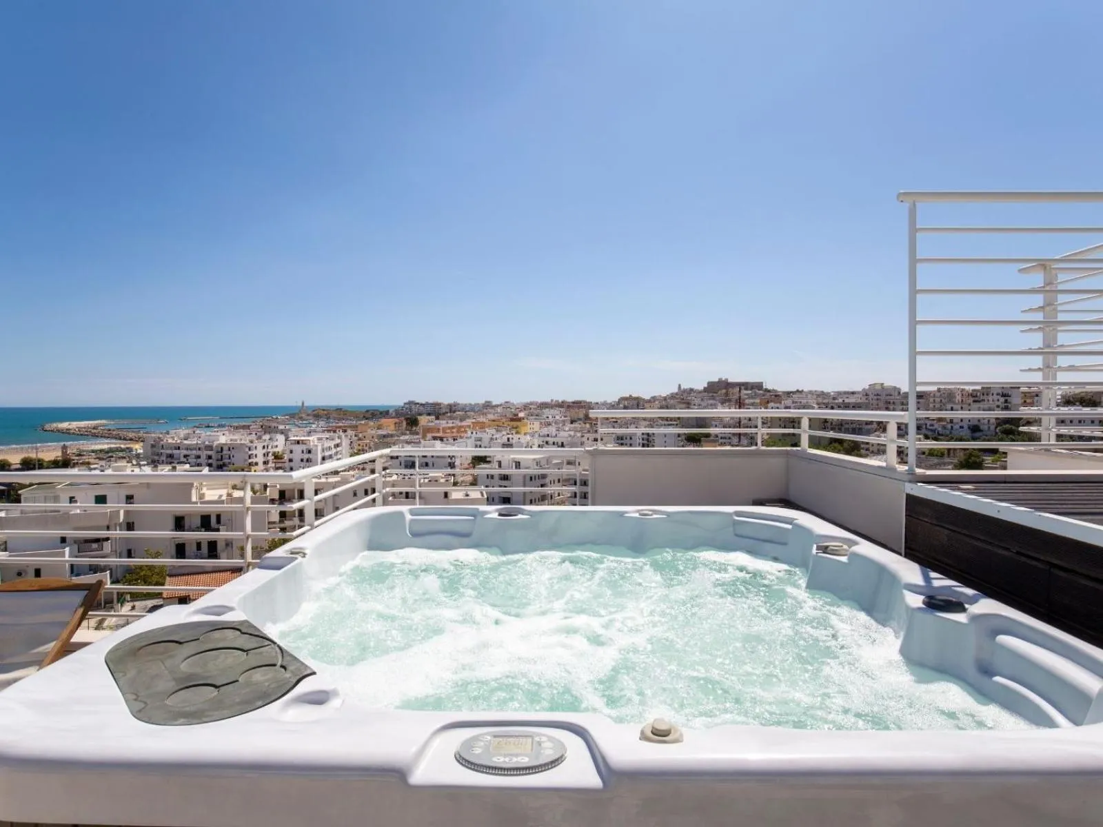 Hot Tub in Navicri B&B