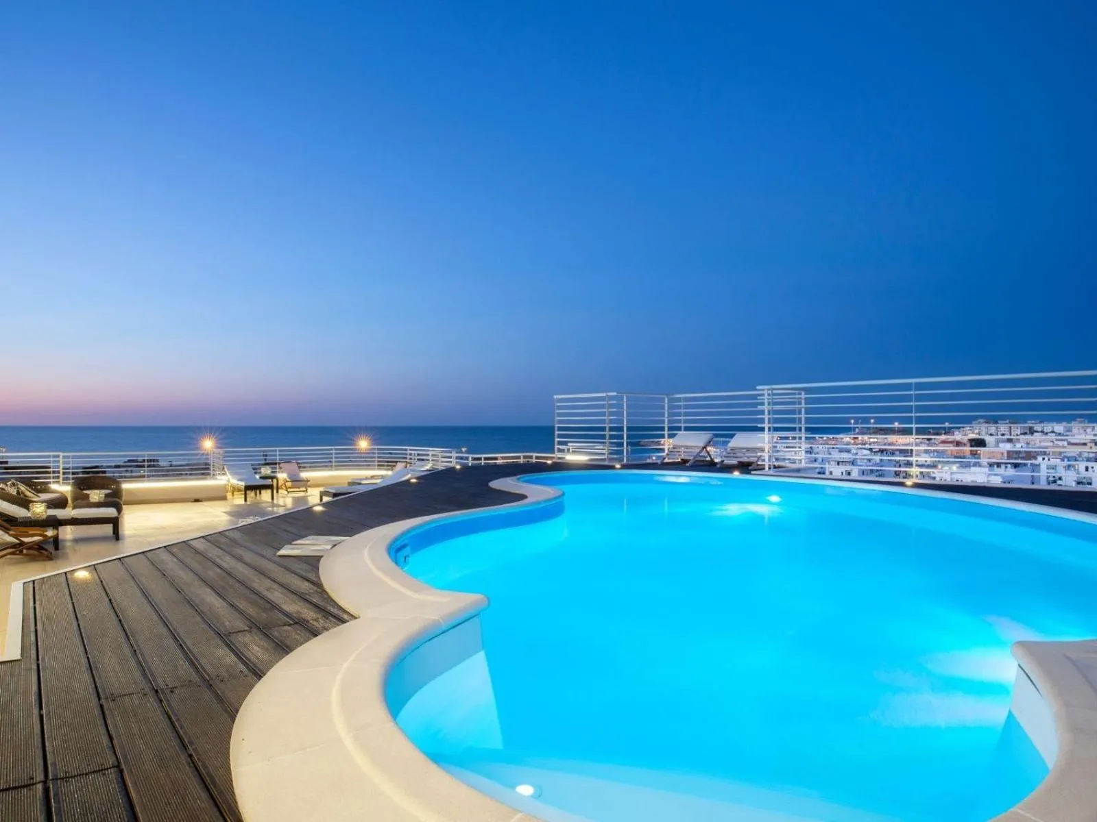 Pool view in Navicri B&B