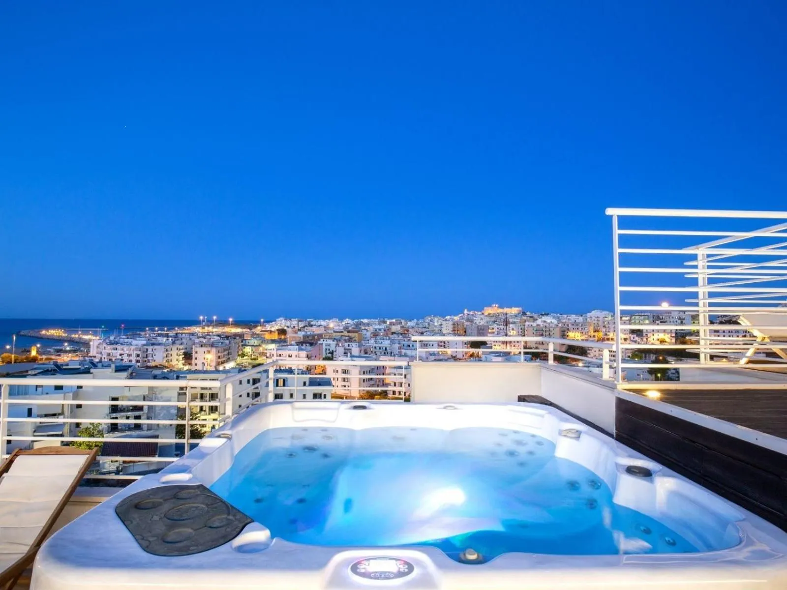 Hot Tub in Navicri B&B