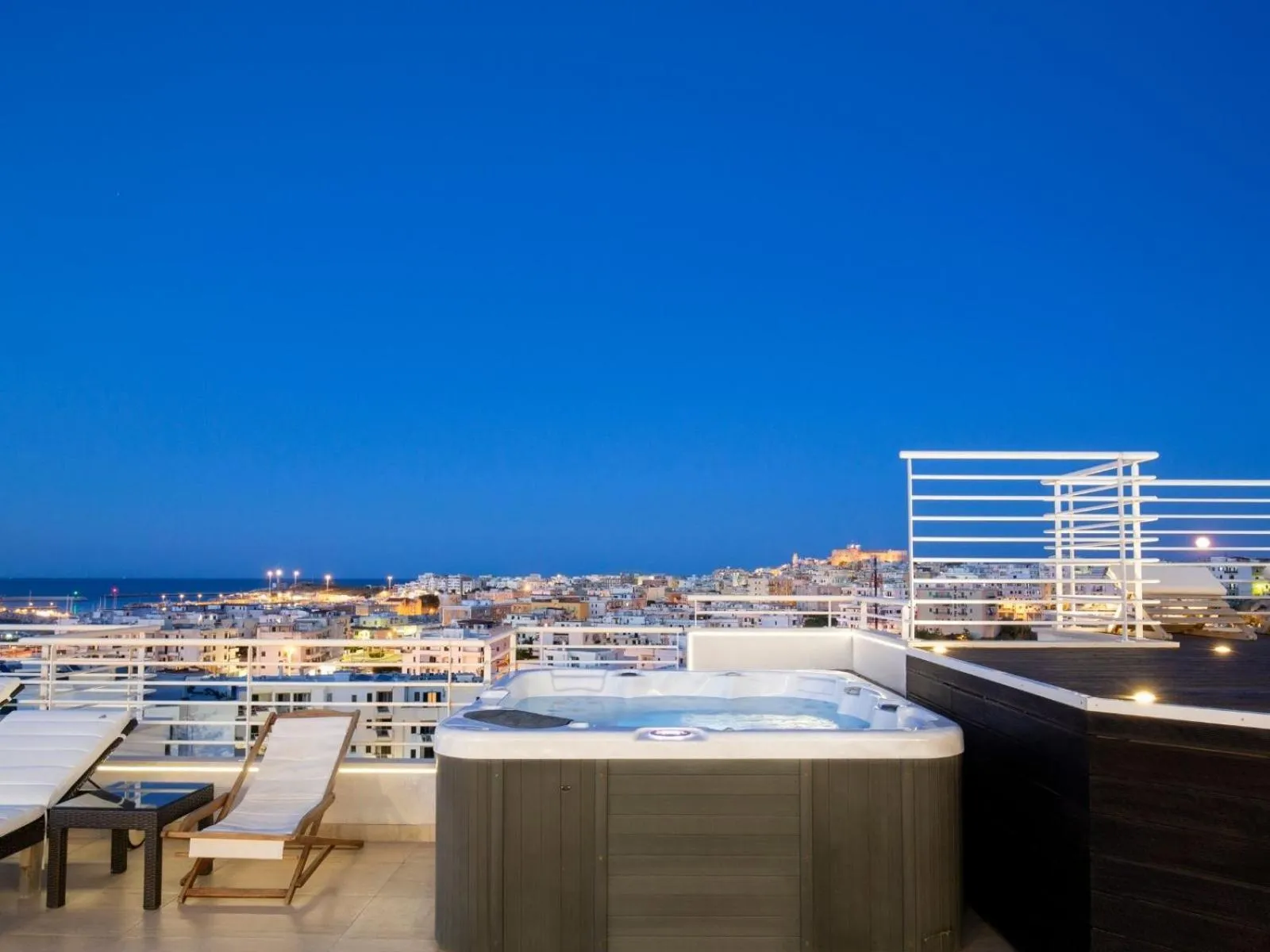 Hot Tub in Navicri B&B