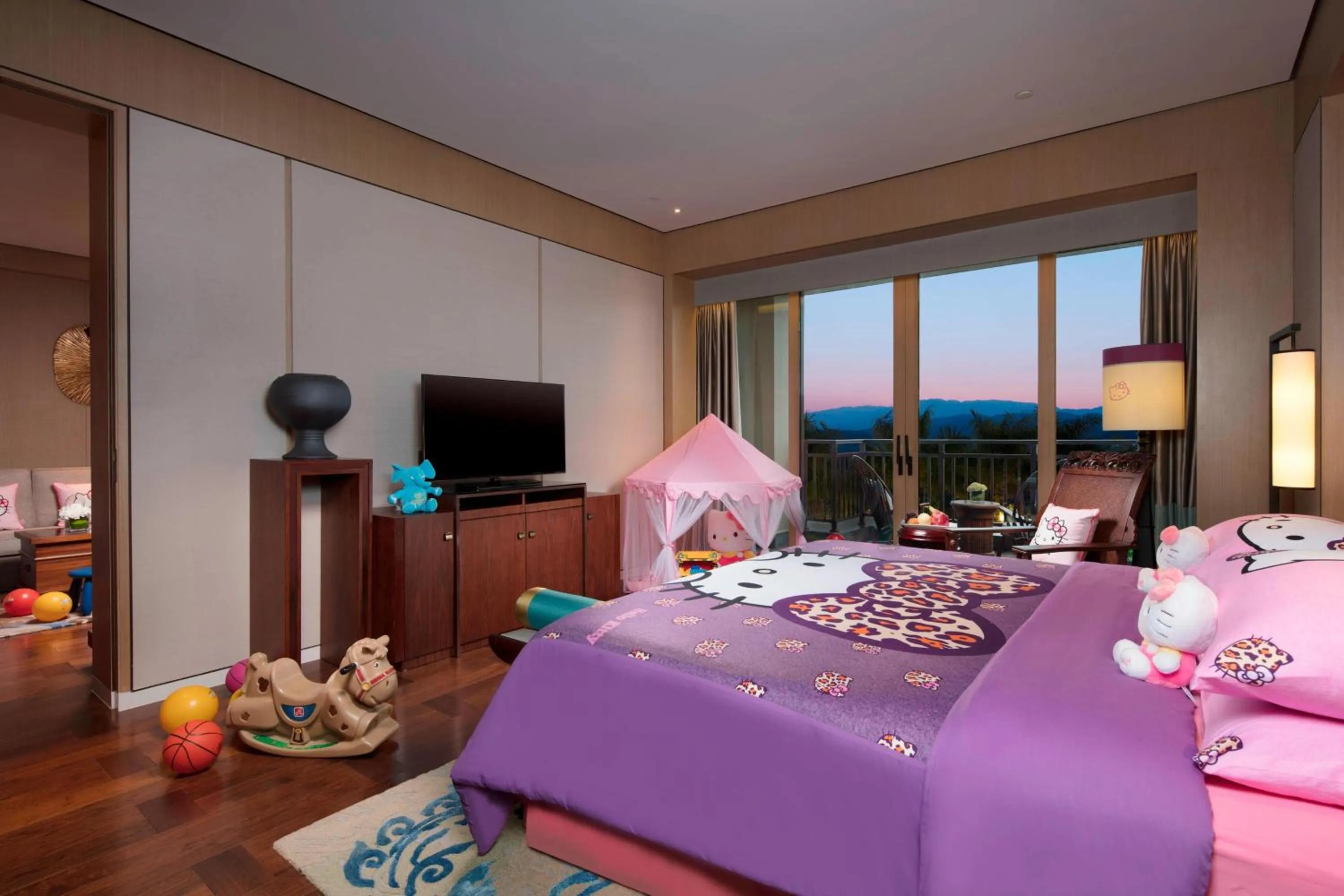 Bedroom, Bed in Sheraton Grand Xishuangbanna Hotel