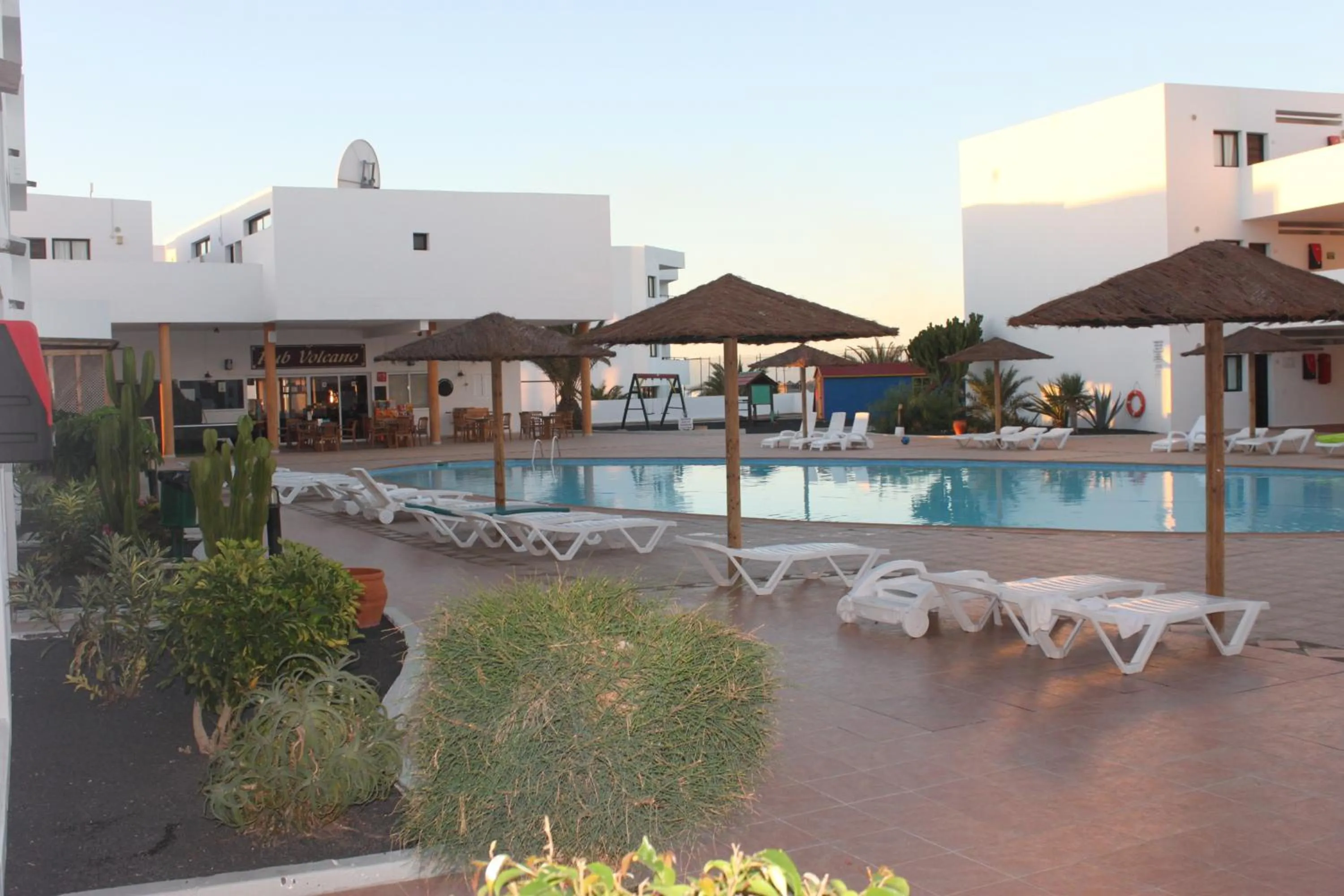 Swimming pool in Apartamentos Lanzarote Paradise Colinas