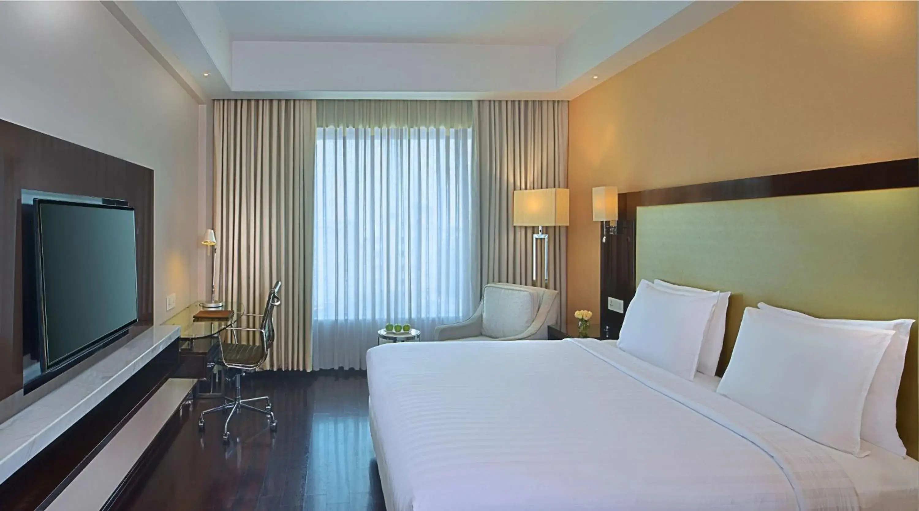 Deluxe Room in Radisson Hotel Agra Deluxe Room in Radisson Hotel Agra