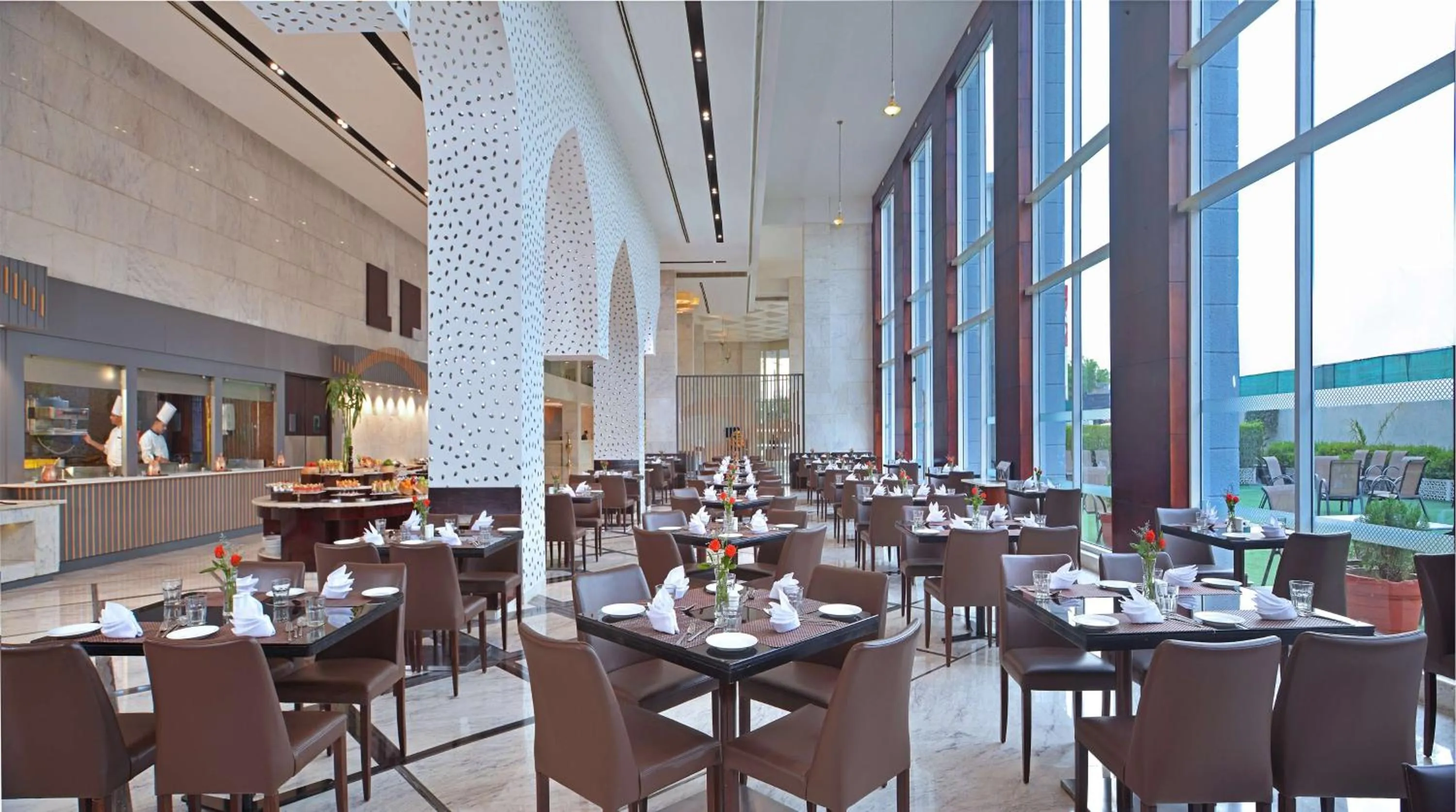 Restaurant/places to eat in Radisson Hotel Agra