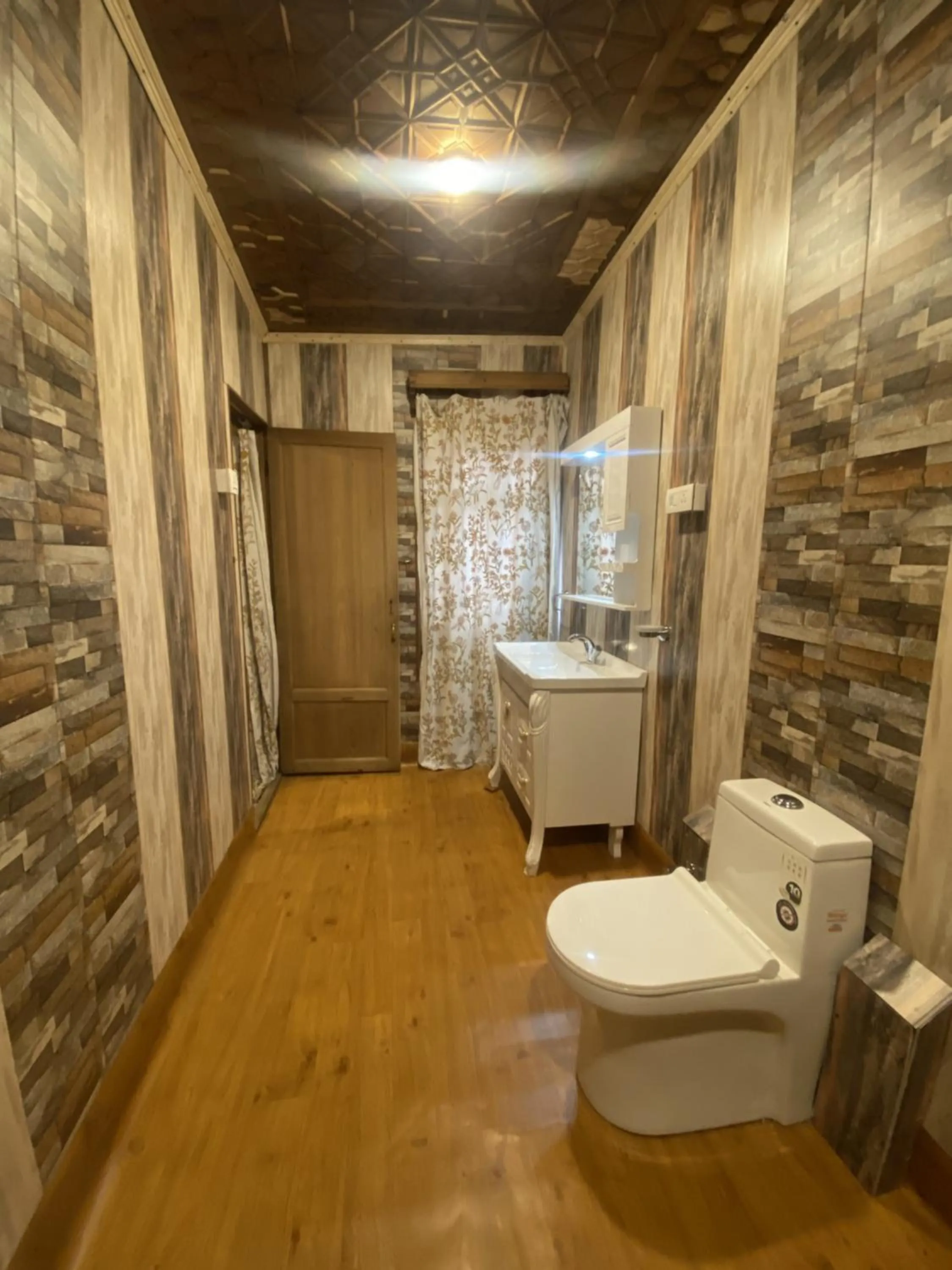 Shower in The Heritage Group Of Houseboats