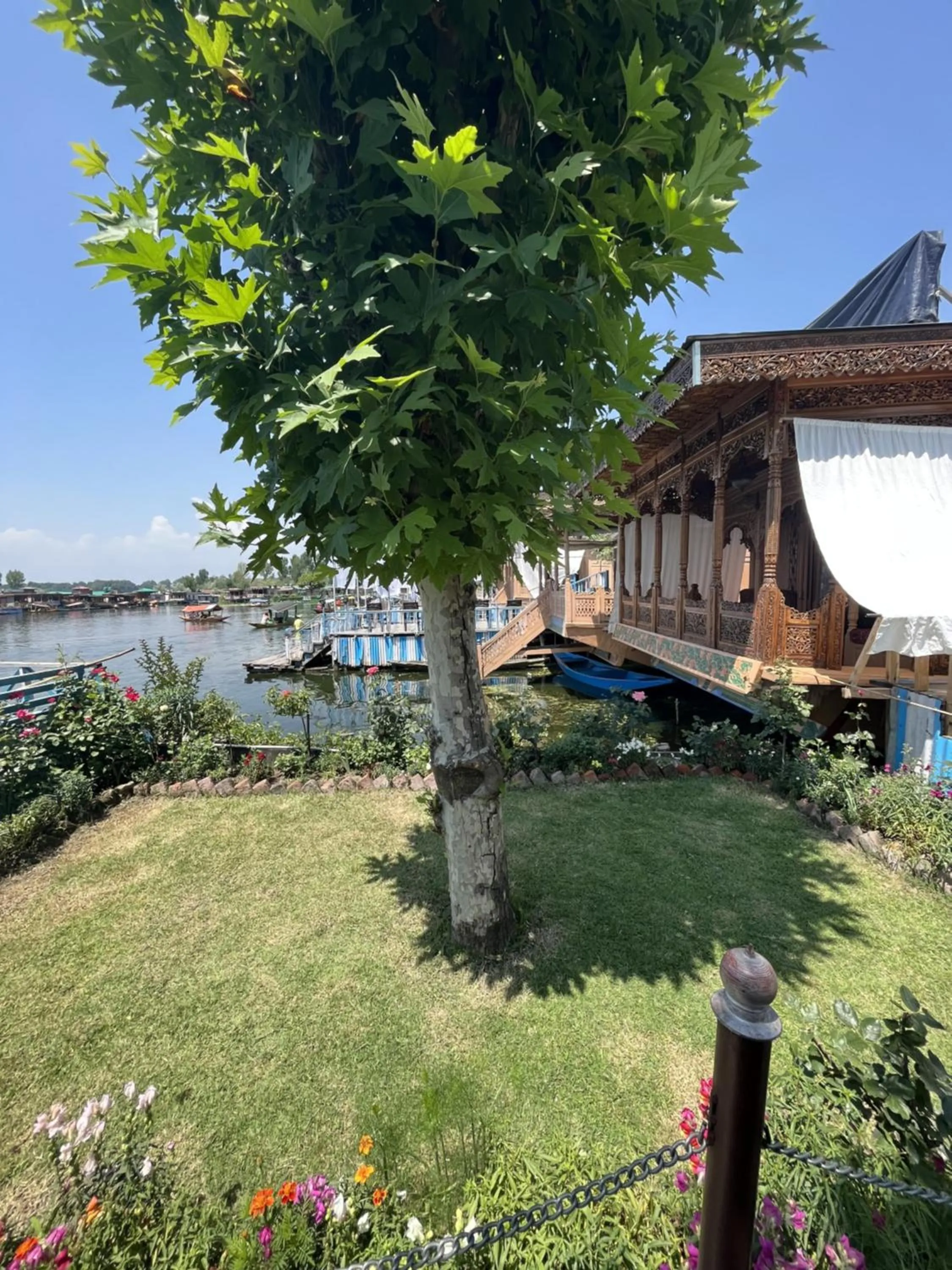 Property building in The Heritage Group Of Houseboats