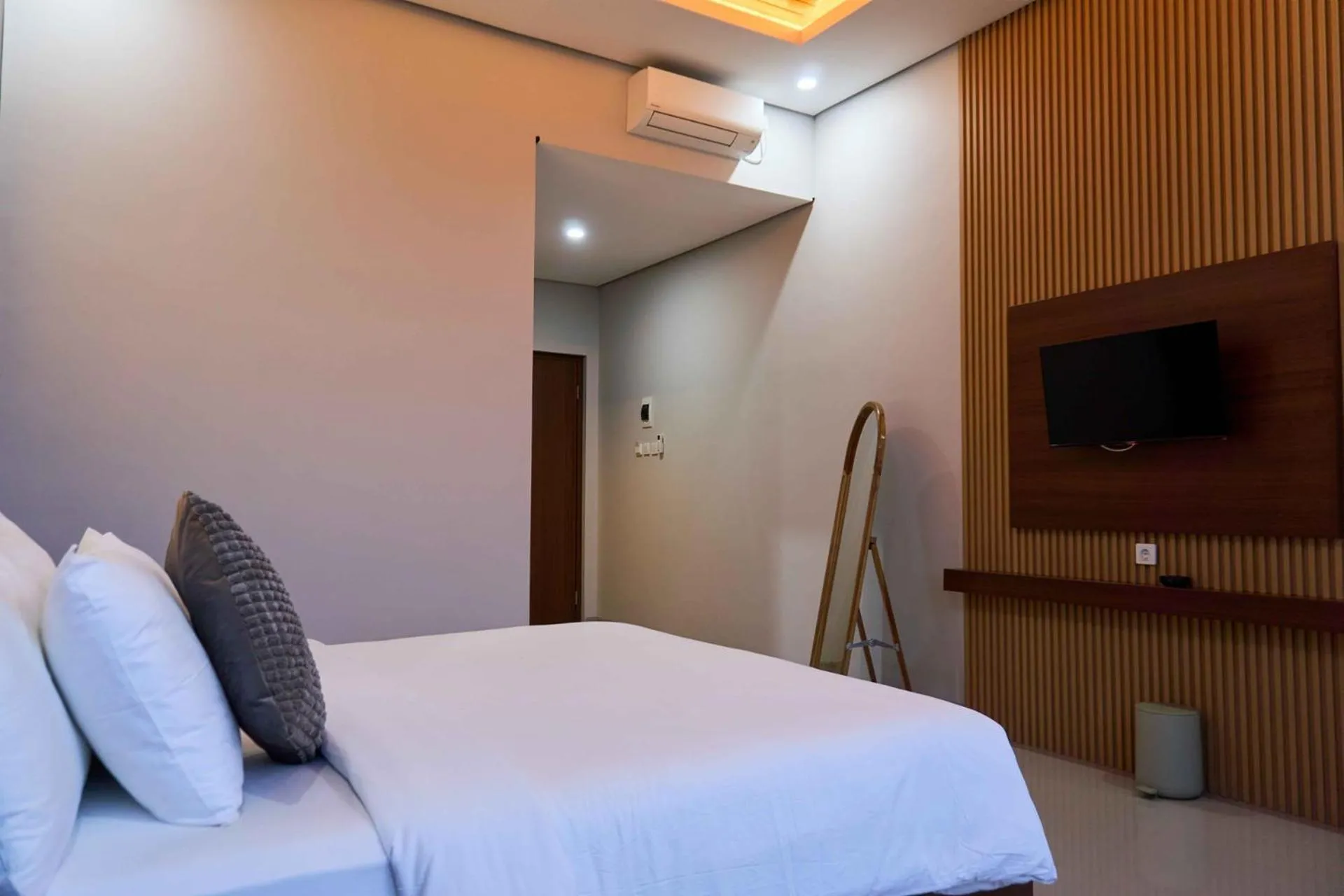 Bedroom, Bed in Sakanti Inn Wonosobo