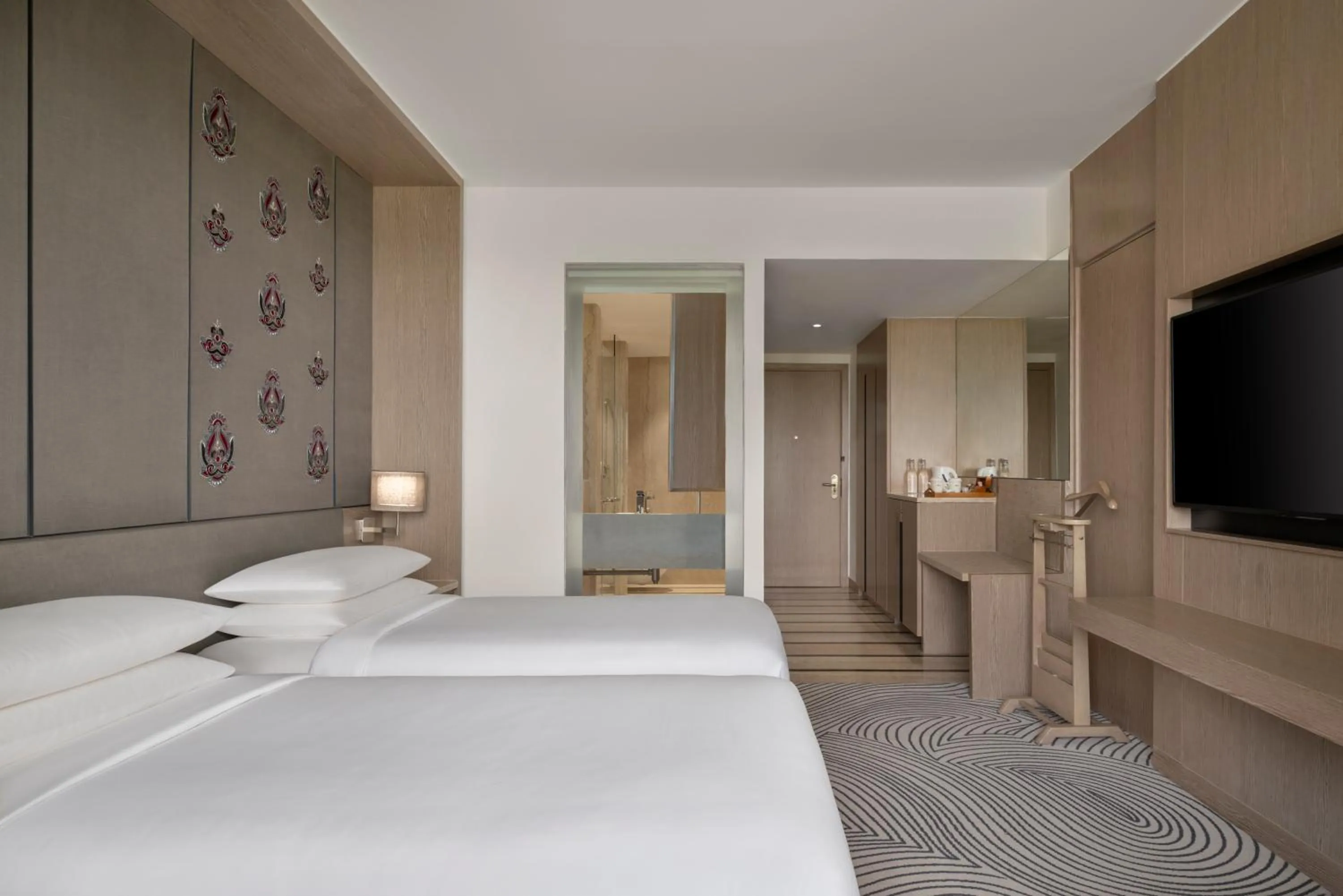 Bed in Sheraton New Delhi Hotel