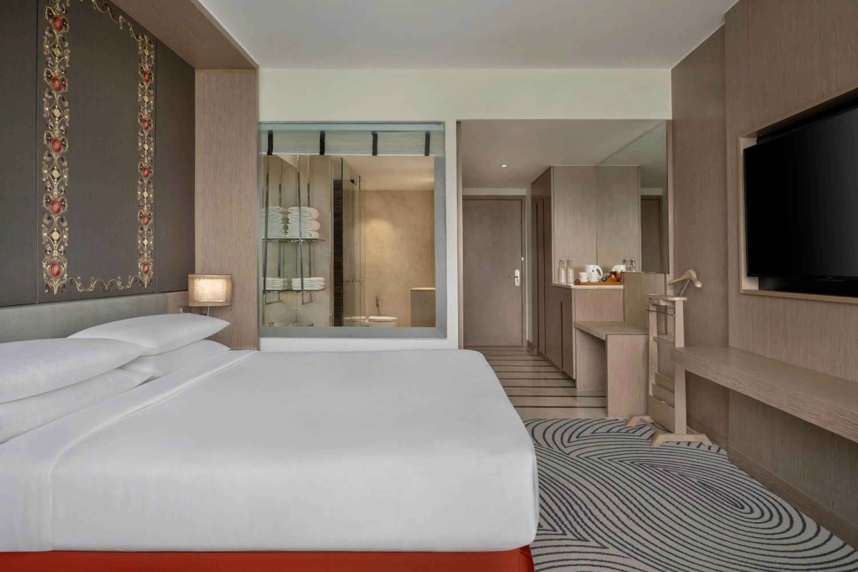 Bed in Sheraton New Delhi Hotel