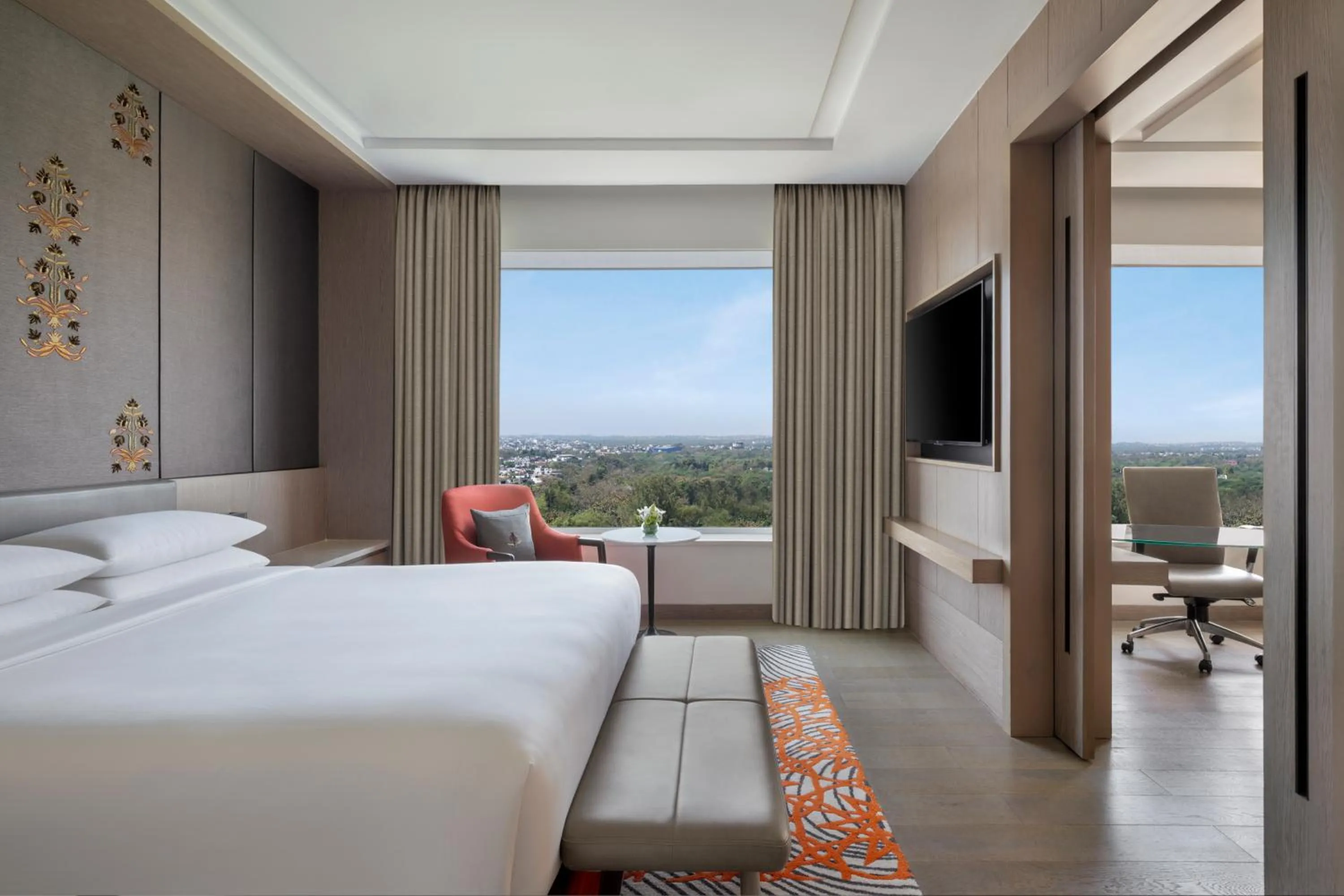 Bed in Sheraton New Delhi Hotel